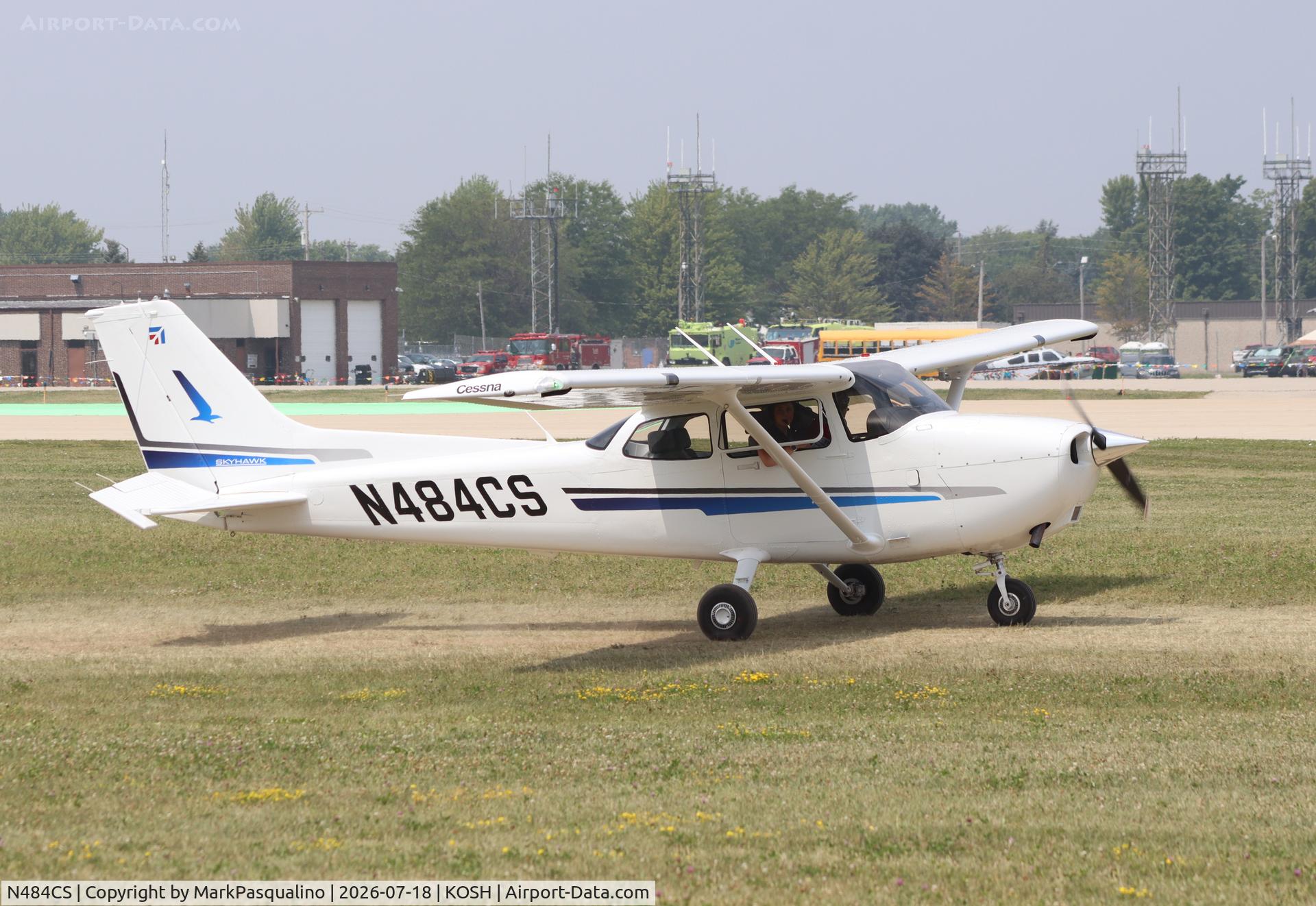Aircraft N484CS, 2026 Cessna 172S, c/n 172S13484, Cessna 172S, at KOSH, photo by MarkPasqualino