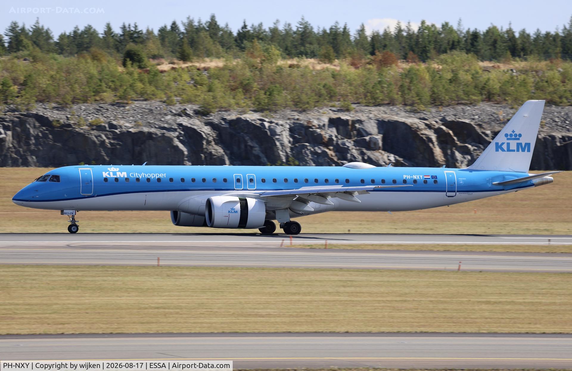 Aircraft PH-NXY, 2025 Embraer ERJ-190-400STD, c/n 19020174, Rwy 01R, at ESSA, photo by wijken