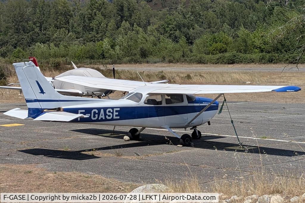 Aircraft F-GASE, Reims F172M Skyhawk Skyhawk, c/n 1390, Parked, at LFKT, photo by micka2b