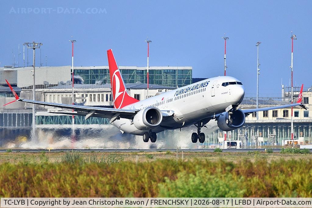 Aircraft TC-LYB, 2019 Boeing 737-9 MAX, c/n 60063, Bordeaux (BOD) Istanbul (IST) TK1392, at LFBD, photo by Jean Christophe Ravon / FRENCHSKY