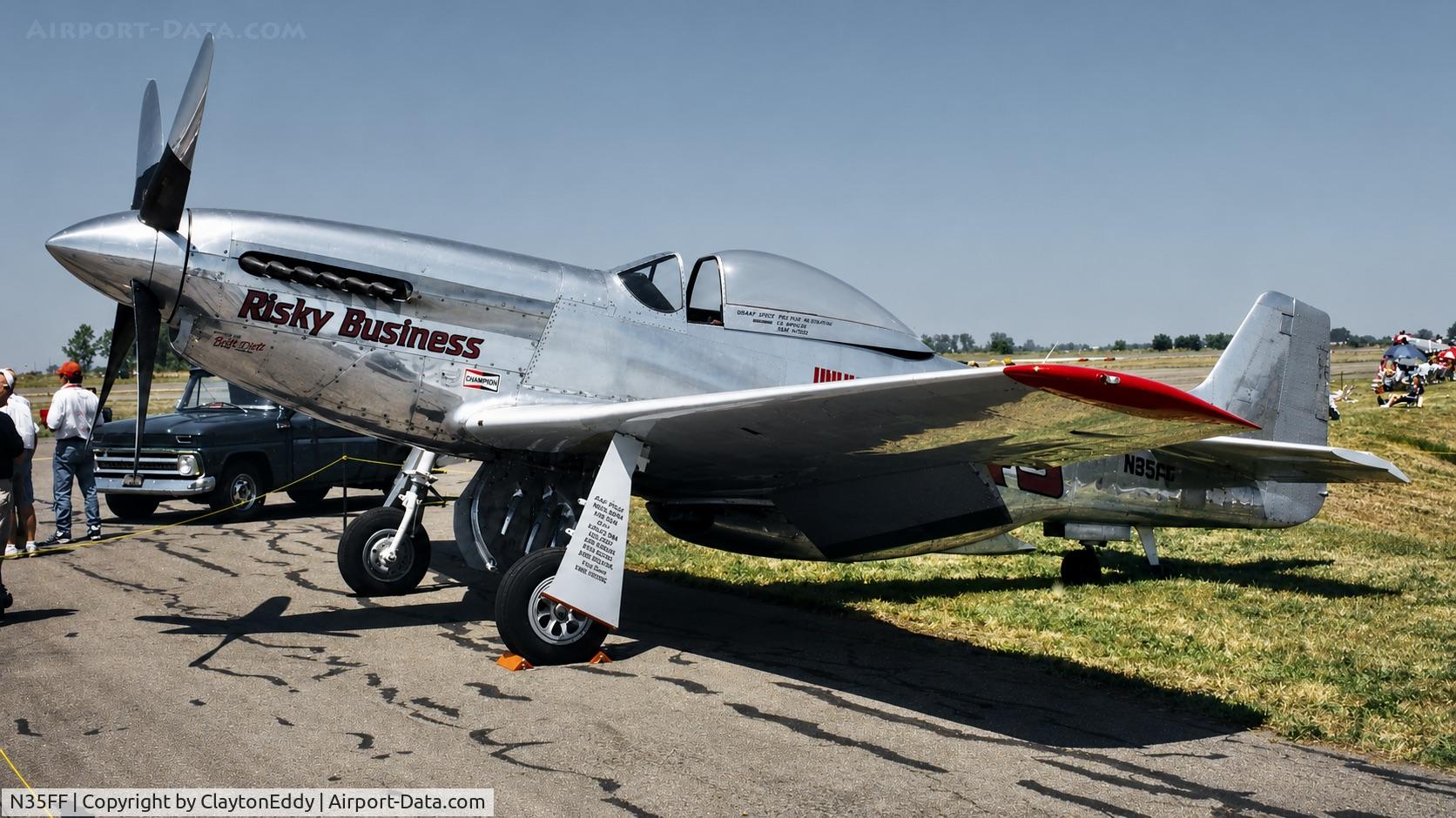 Aircraft N35FF, 1944 North American F-51D Mustang, c/n 44-13253, California airshow 1995., photo by ClaytonEddy