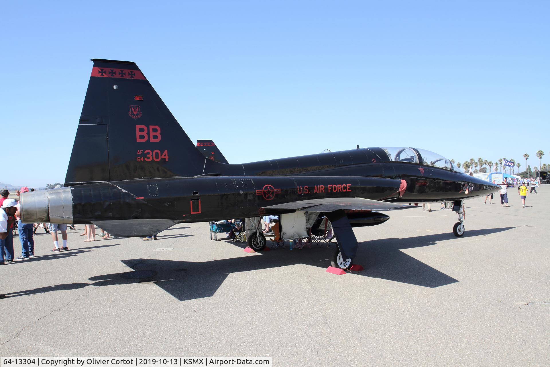 Aircraft 64-13304, 1964 Northrop T-38A Talon, c/n N.5733, Santa Maria airshow, at KSMX, photo by Olivier Cortot