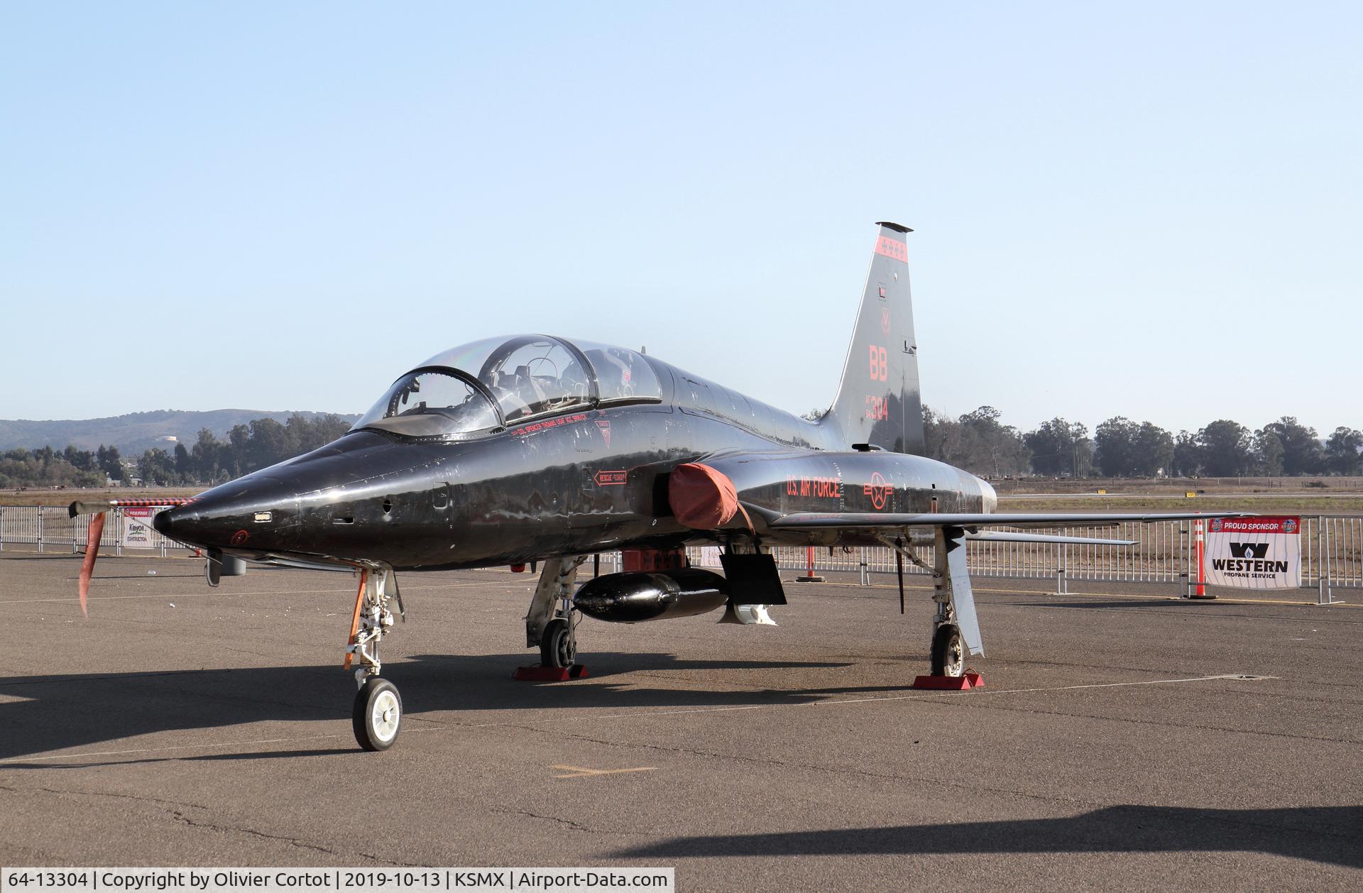 Aircraft 64-13304, 1964 Northrop T-38A Talon, c/n N.5733, Santa Maria airshow, at KSMX, photo by Olivier Cortot