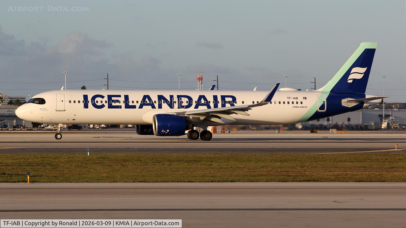 Aircraft TF-IAB, 2025 Airbus A321-271NX/LR, c/n 12359, at mia, at KMIA, photo by Ronald