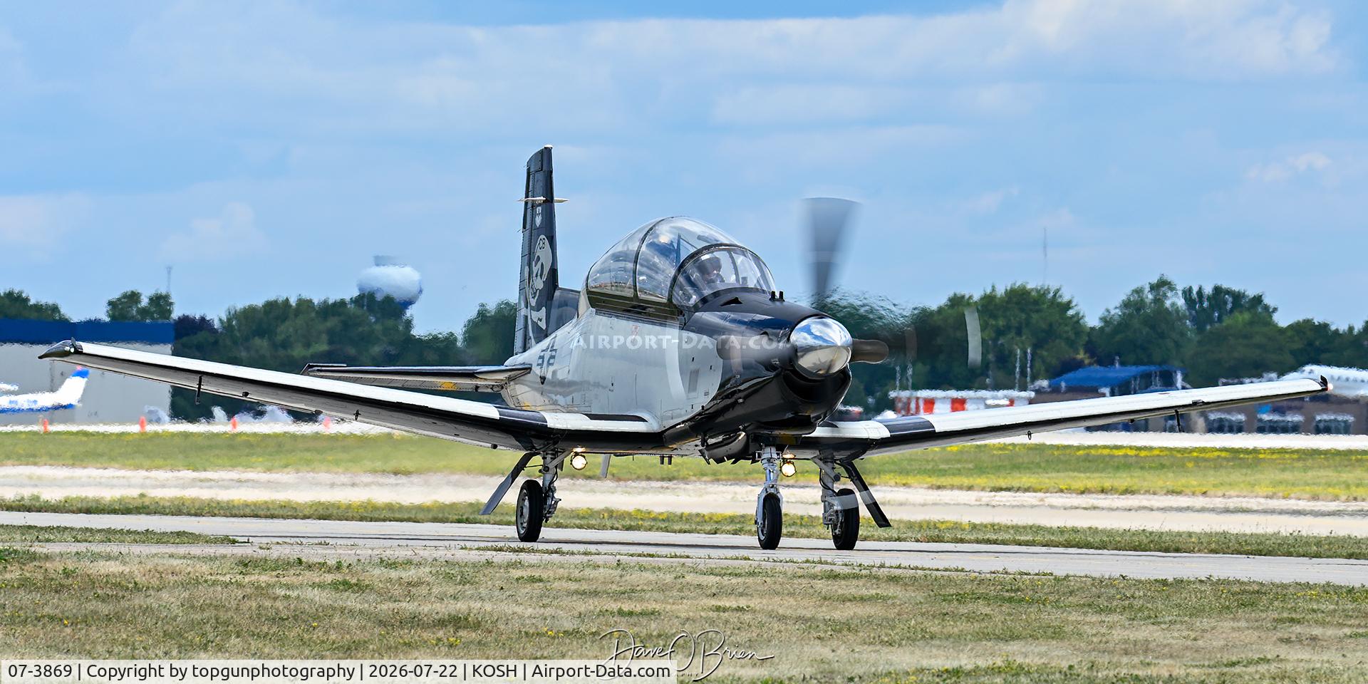 Aircraft 07-3869, 2007 Raytheon T-6A Texan II, c/n PT-424, MAFIA41, at KOSH, photo by topgunphotography