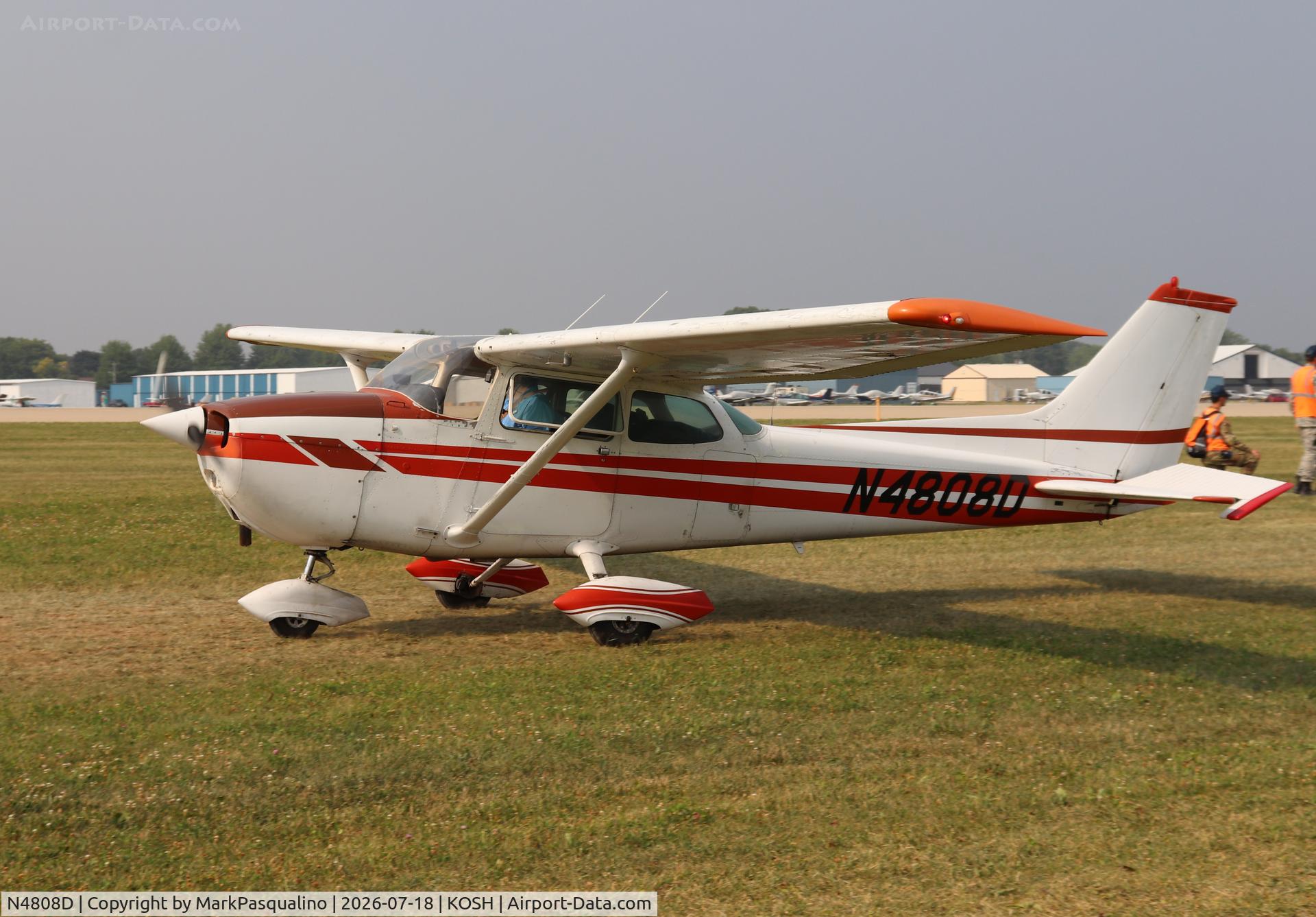 Aircraft N4808D, 1979 Cessna 172N, c/n 17272364, Cessna 172N, at KOSH, photo by MarkPasqualino