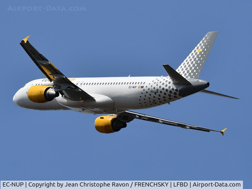 Aircraft EC-NUP, 2012 Airbus A320-214, c/n 5304, Bordeaux (BOD) Barcelona (BCN) VY2913 take off runway 23, at LFBD, photo by Jean Christophe Ravon / FRENCHSKY