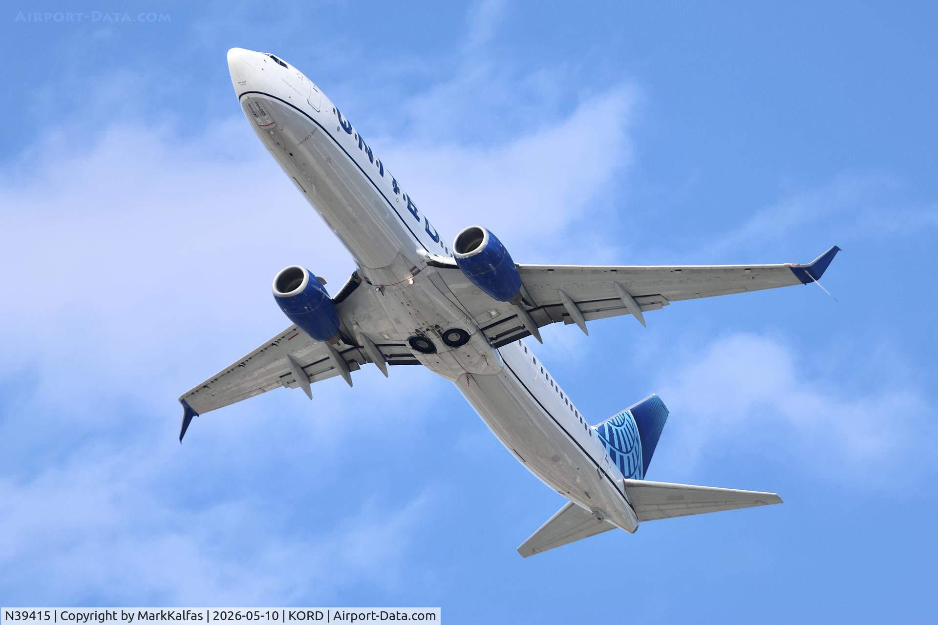 Aircraft N39415, 2008 Boeing 737-924/ER, c/n 32826, B739 United Airlines Boeing 737-924/ER N39415 departing 28R KORD, at KORD, photo by MarkKalfas
