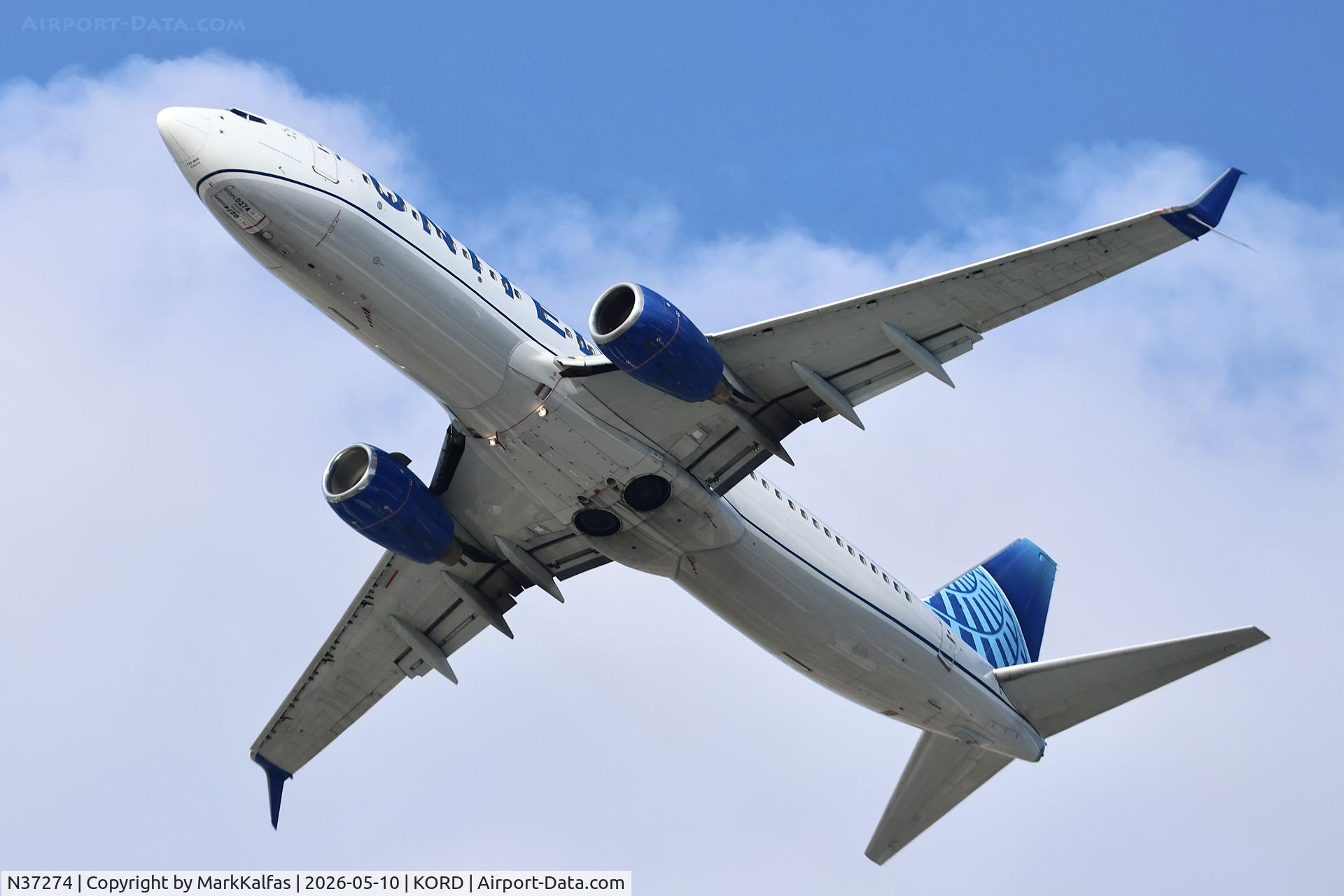 Aircraft N37274, 2002 Boeing 737-824, c/n 31592, B738 United Airlines Boeing 737-824 N37274 departing 28R kORD, at KORD, photo by MarkKalfas