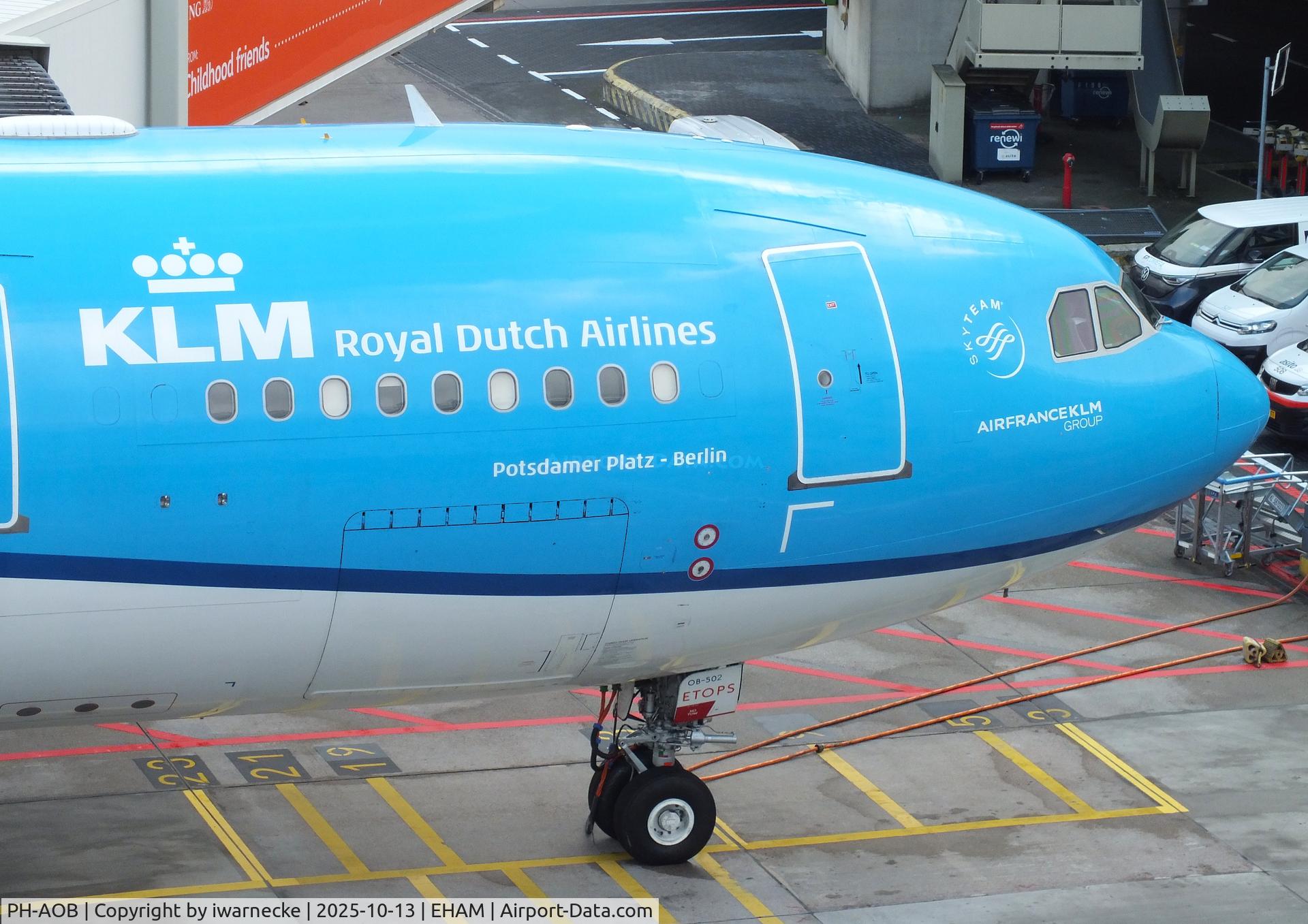 Aircraft PH-AOB, 2005 Airbus A330-203, c/n 686, Airbus A330-203 of KLM at Amsterdam Schiphol airport, at EHAM, photo by iwarnecke