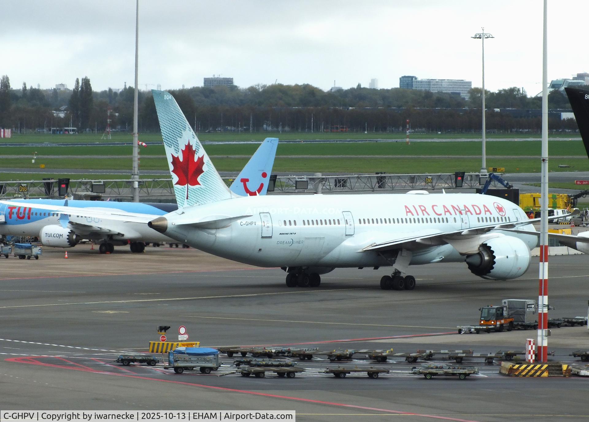 Aircraft C-GHPV, 2014 Boeing 787-8 Dreamliner, c/n 35260 l/n 220, Boeing 787-8 Dreamliner of Air Canada at Amsterdam Schiphol airport, at EHAM, photo by iwarnecke