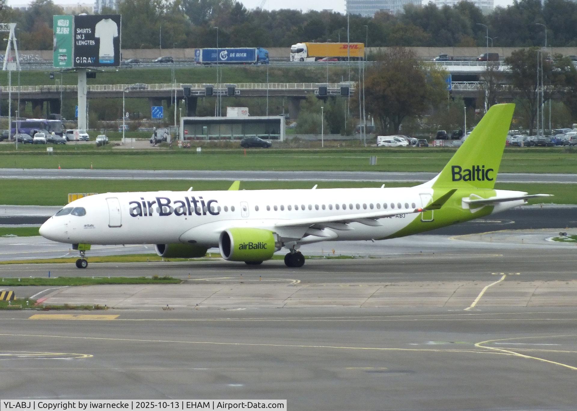 Aircraft YL-ABJ, 2022 Airbus A220-300, c/n 55165, Airbus A220-300 of airBaltic at Amsterdam Schiphol airport, at EHAM, photo by iwarnecke