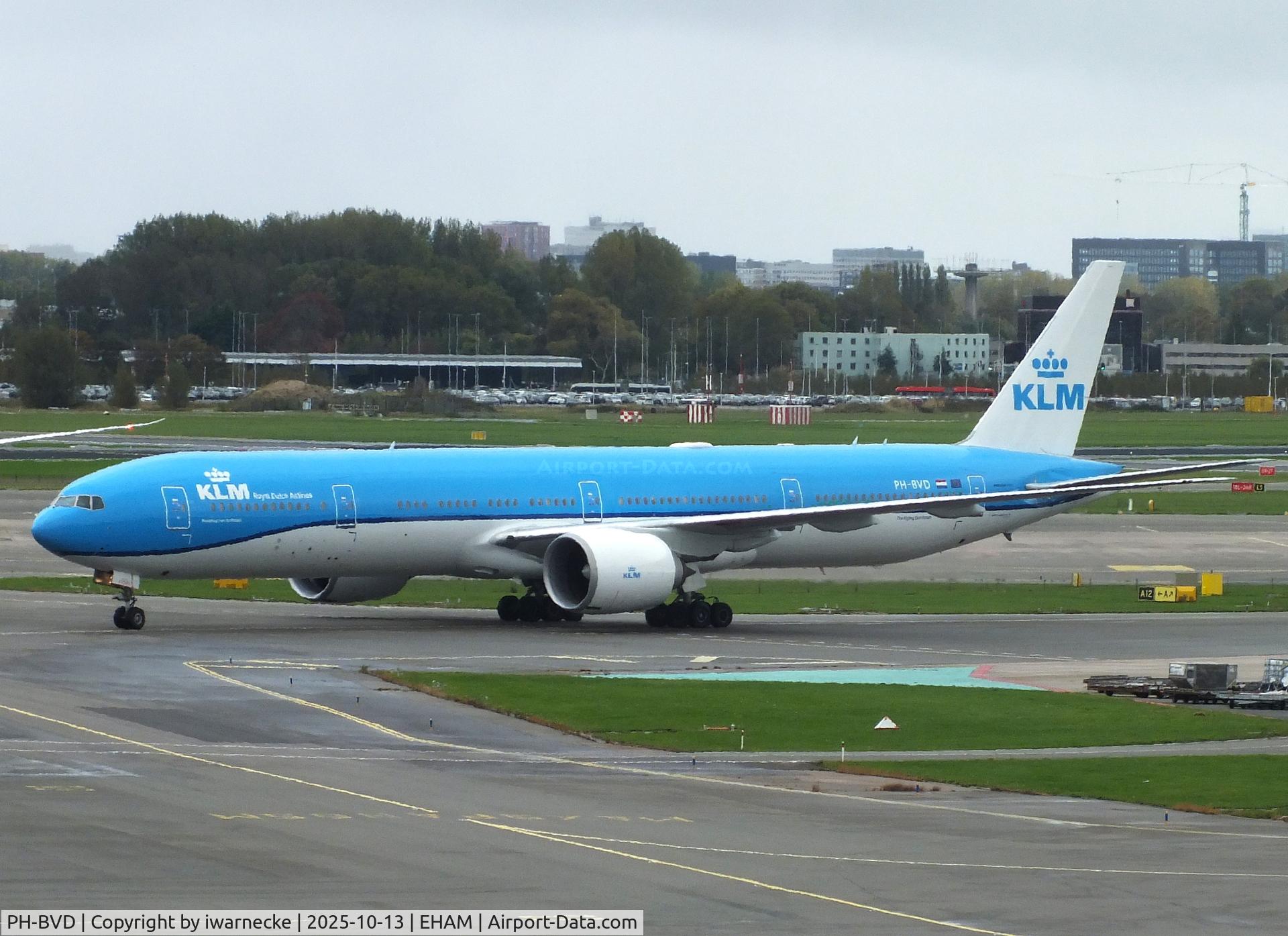 Aircraft PH-BVD, 2009 Boeing 777-306/ER, c/n 35979 l/n 807, Boeing 777-306/ER of KLM at Amsterdam Schiphol airport, at EHAM, photo by iwarnecke