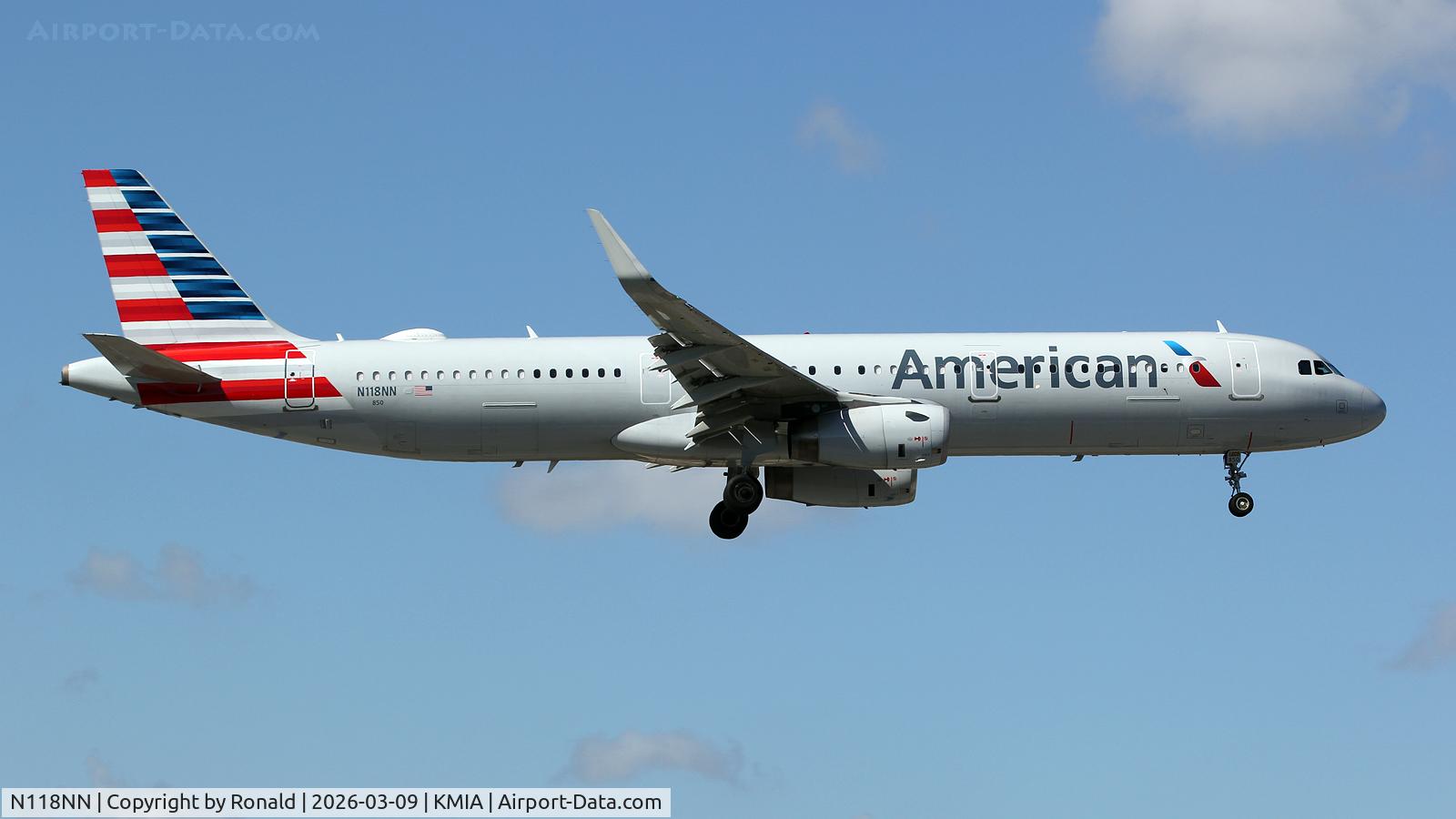 Aircraft N118NN, 2014 Airbus A321-231, c/n 6162, at mia, at KMIA, photo by Ronald