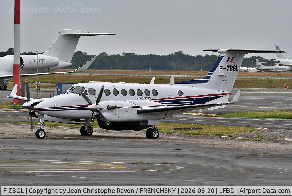 Aircraft F-ZBGL, Hawker Beechcraft 350ER Super King Air (B300CER), c/n FL-746, France - Customs, at LFBD, photo by Jean Christophe Ravon / FRENCHSKY