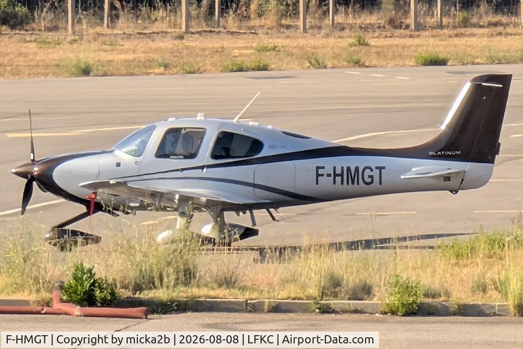 Aircraft F-HMGT, 2014 Cirrus SR22T-GTS Platinium, c/n 867, Parked, at LFKC, photo by micka2b