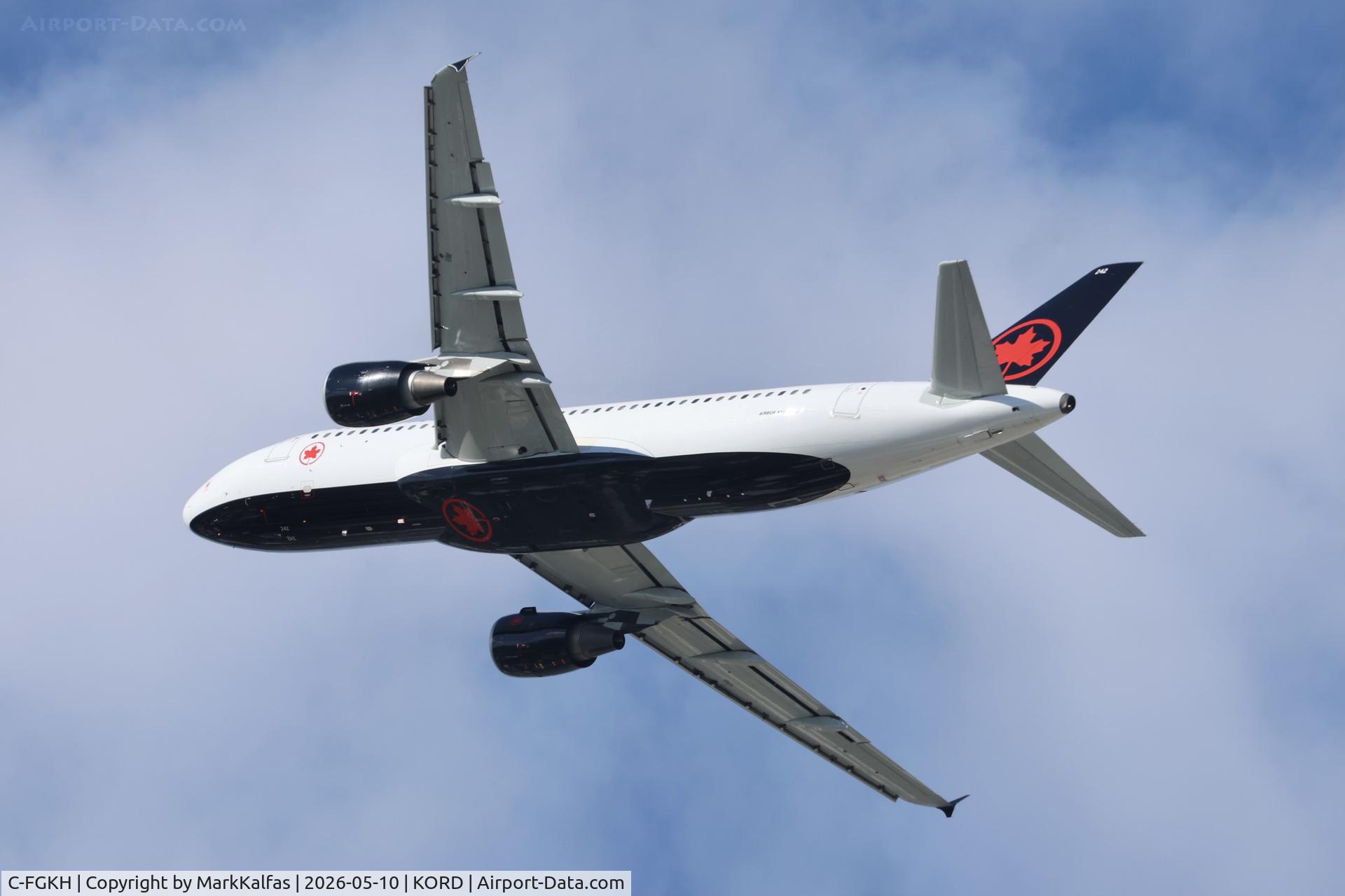 Aircraft C-FGKH, 2003 Airbus A320-214, c/n 1975, A320 Air Airbus A320-200 C-FGKH AC508 ORD-YYZ, Departing 28R KORD, at KORD, photo by MarkKalfas