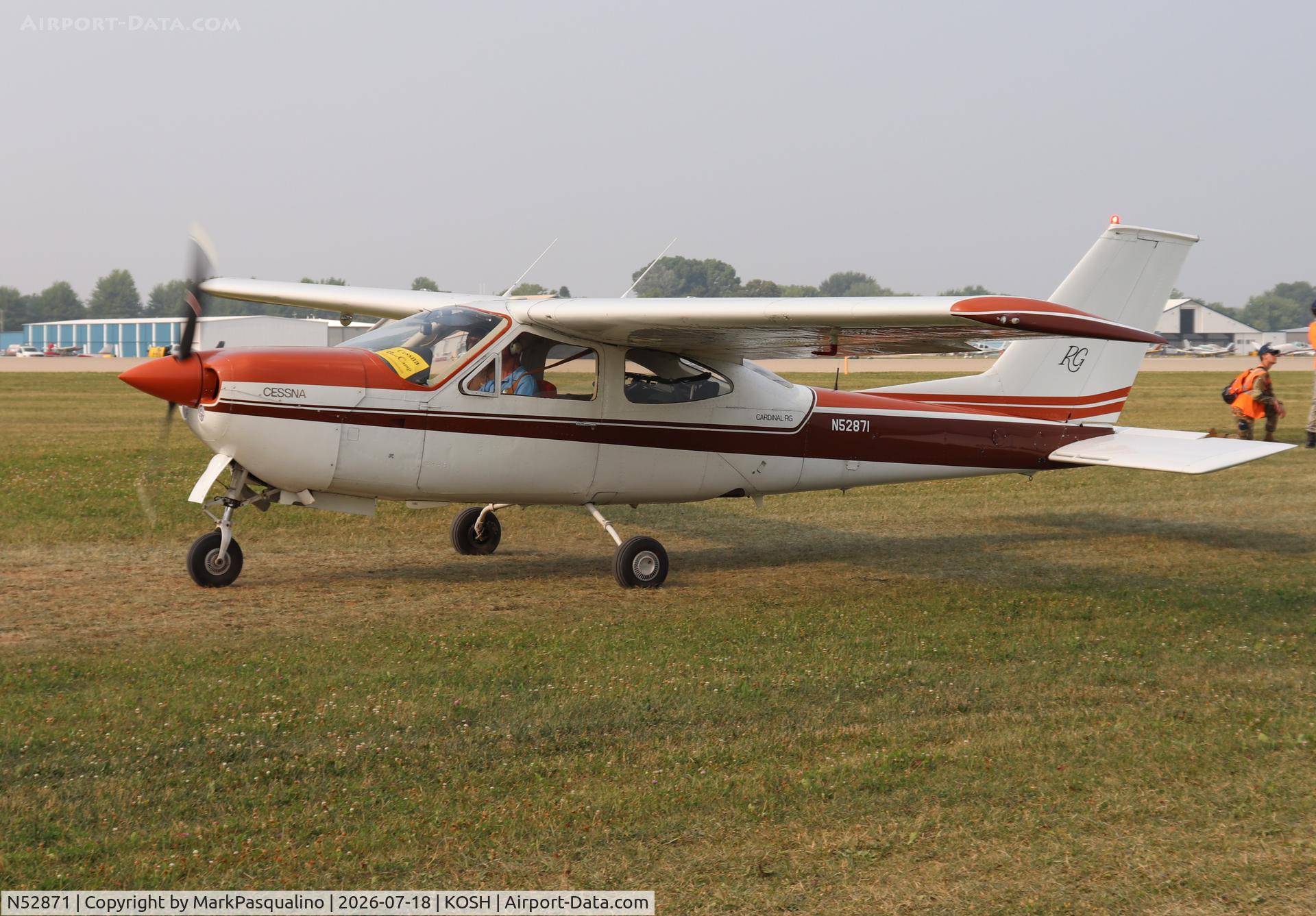 Aircraft N52871, 1977 Cessna 177RG Cardinal, c/n 177RG1294, Cessna 177RG, at KOSH, photo by MarkPasqualino