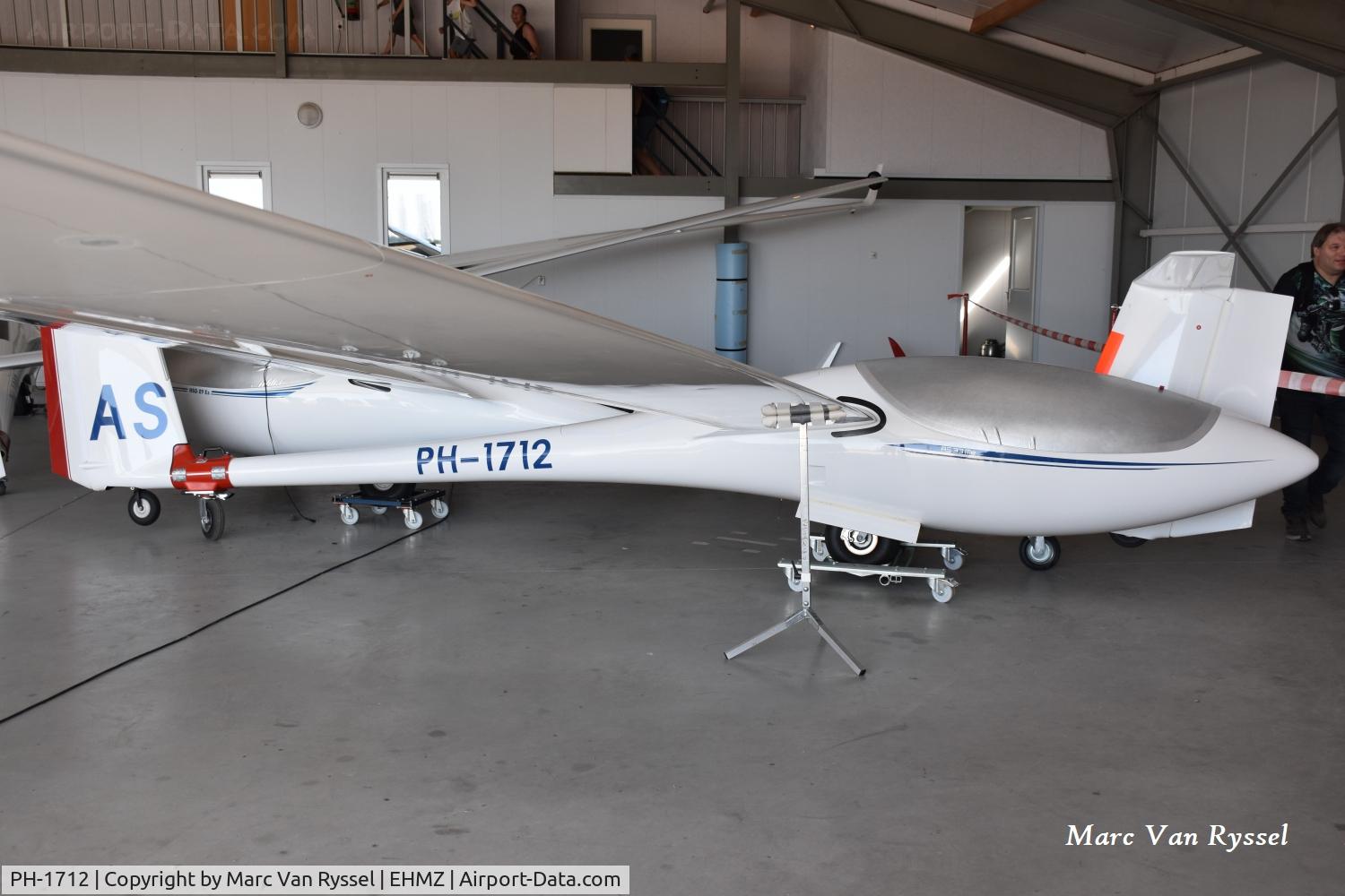 Aircraft PH-1712, Schleicher AS 33 Me, c/n 33523, At Midden-Zeeland on 14-08-2026., at EHMZ, photo by Marc Van Ryssel