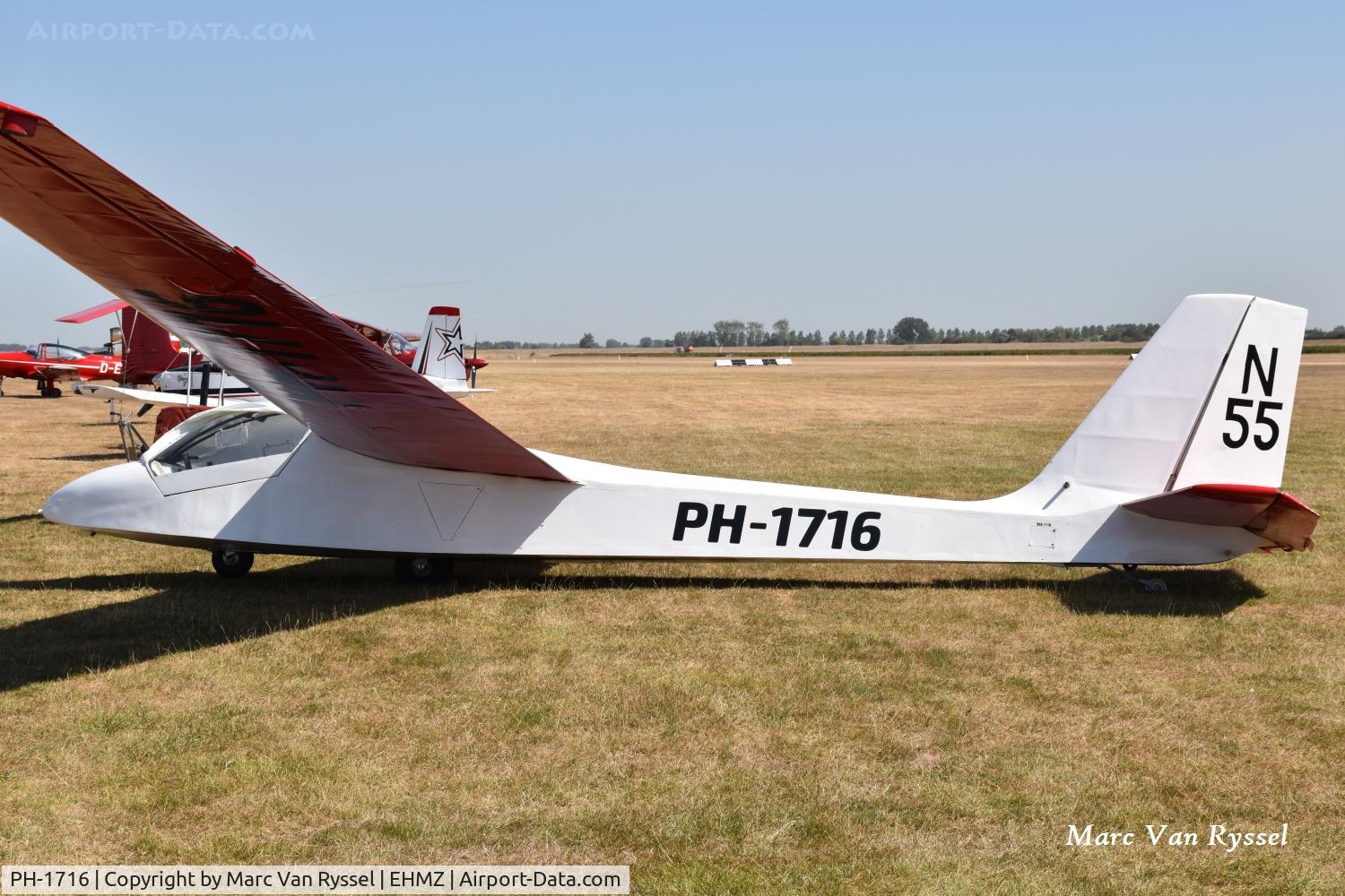 Aircraft PH-1716, Slingsby T.49B Capstan, c/n 1390, At Midden-Zeeland on 14-08-2026. Ex BGA1118., at EHMZ, photo by Marc Van Ryssel