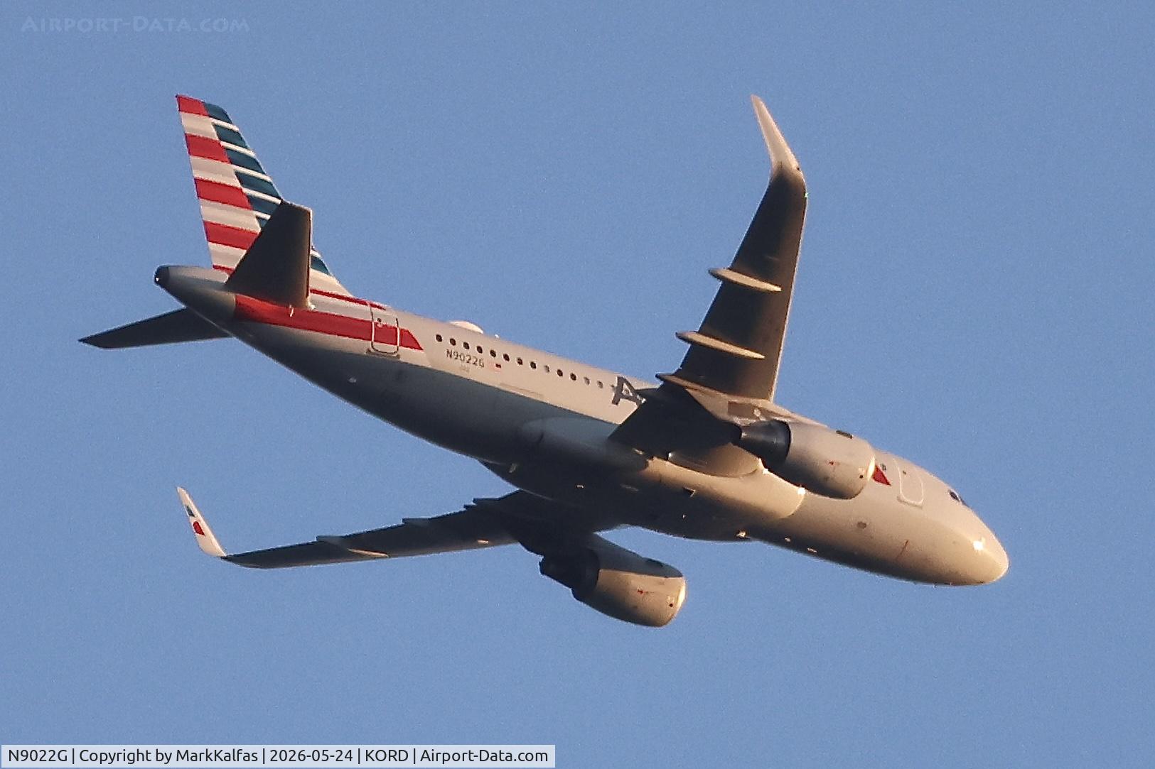 Aircraft N9022G, 2014 Airbus A319-112, c/n 6310, A319 American Airlines Airbus A319-112 N9022G AA1951 arriving from IND at ORD, at KORD, photo by MarkKalfas