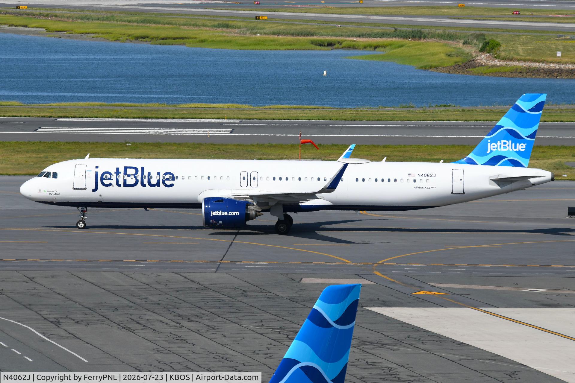 Aircraft N4062J, 2022 Airbus A321-271NX, c/n 10839, International arrival of A321N, at KBOS, photo by FerryPNL