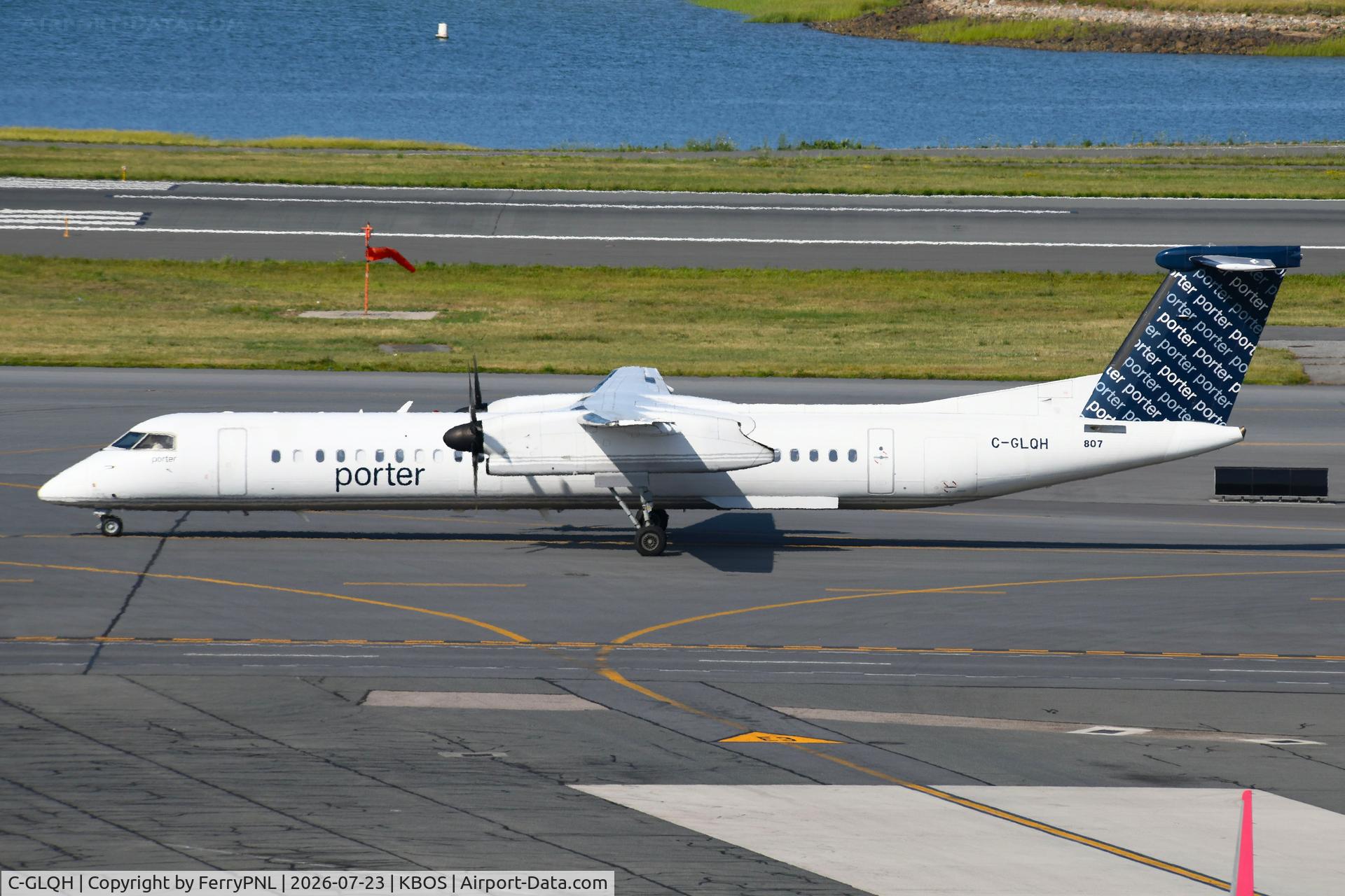 Aircraft C-GLQH, 2008 De Havilland Canada DHC-8-402Q Dash 8, c/n 4225, Porter DHC8 arriving, at KBOS, photo by FerryPNL