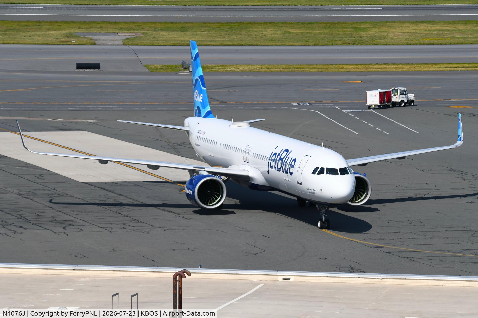 Aircraft N4076J, 2023 Airbus A321-271NX, c/n 11513, JetBlue A321N finding its way to the gate, at KBOS, photo by FerryPNL