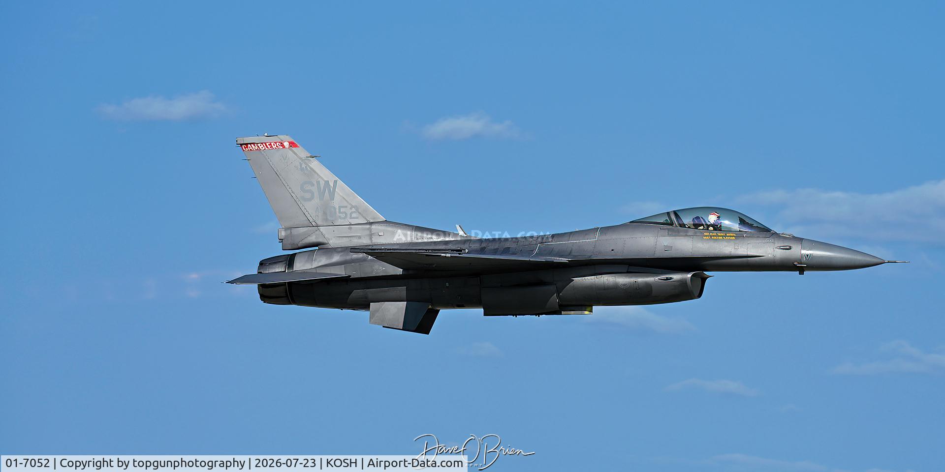 Aircraft 01-7052, Lockheed Martin F-16C, c/n CC-230, Viper Demo launching in the back up jet, at KOSH, photo by topgunphotography