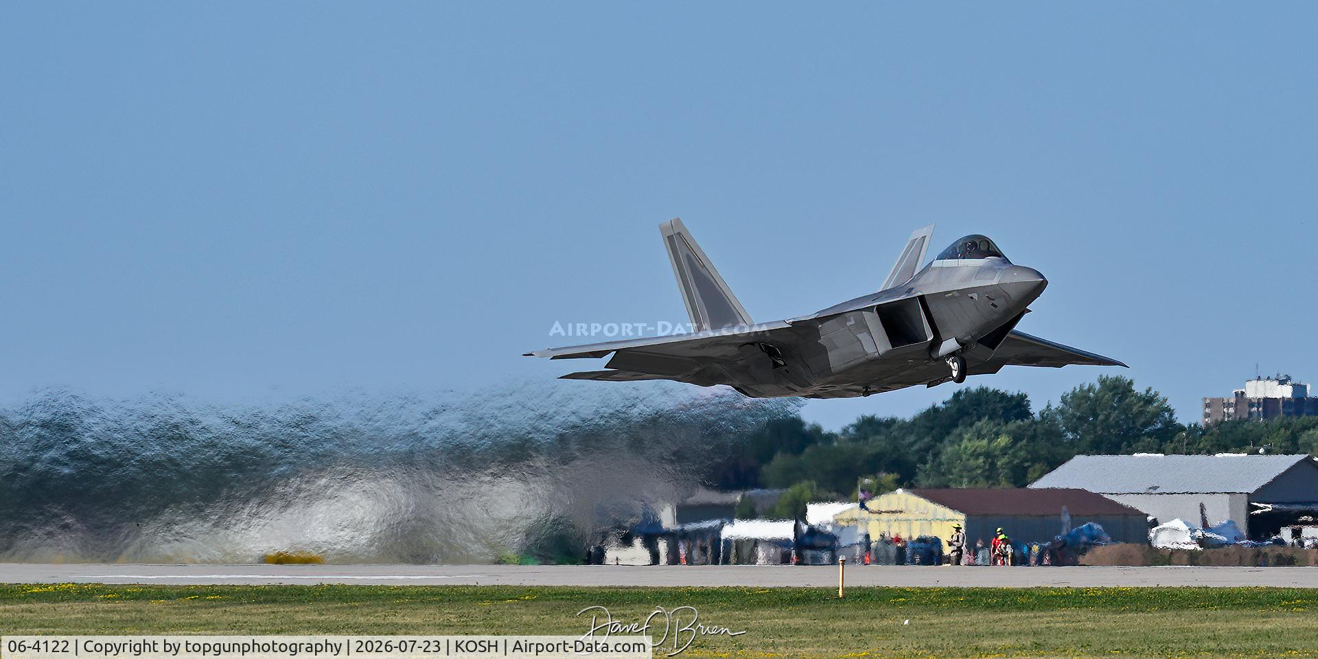 Aircraft 06-4122, 2006 Lockheed Martin F-22A Raptor, c/n 4122, F-22 Raptor Demo, at KOSH, photo by topgunphotography