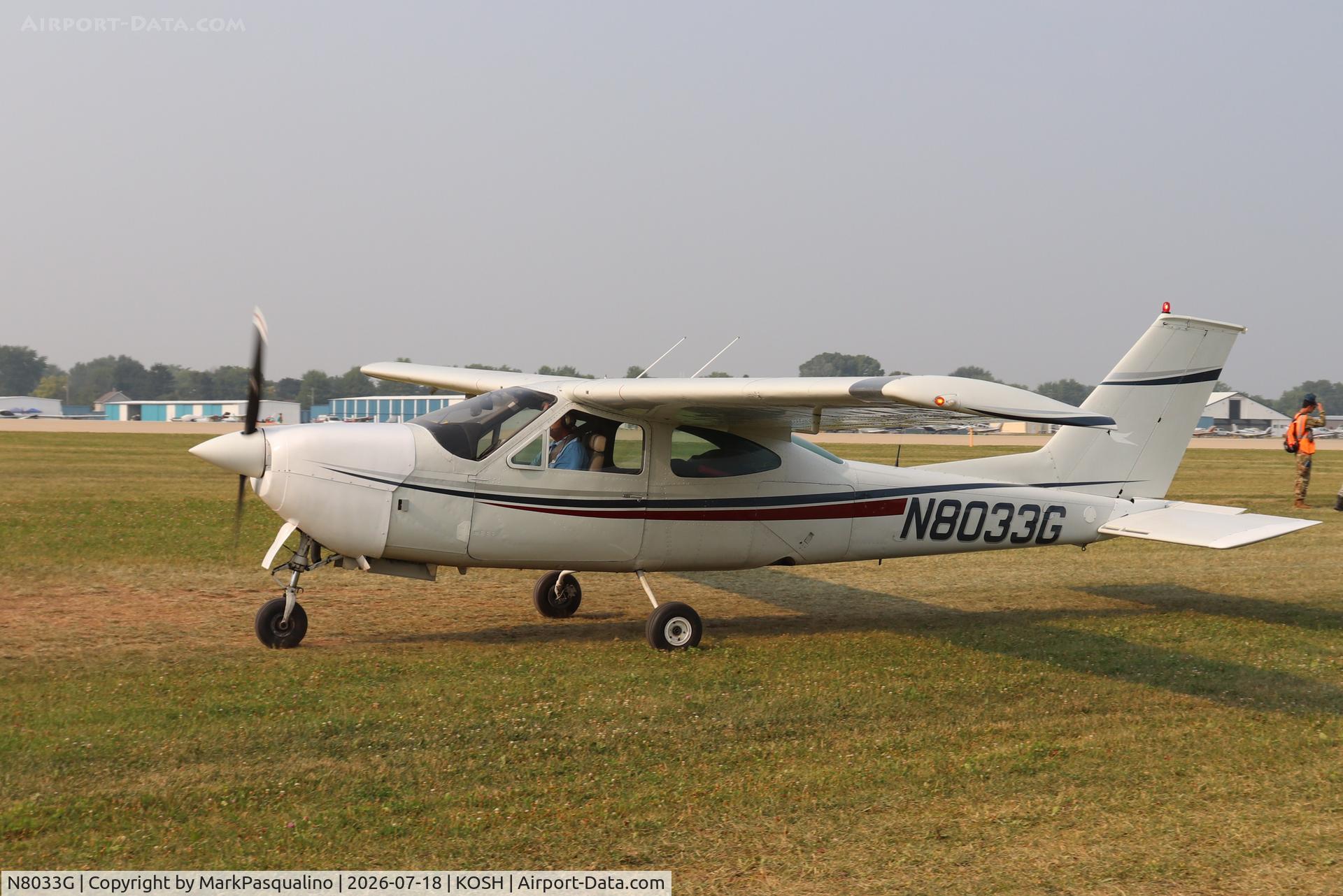 Aircraft N8033G, 1970 Cessna 177RG Cardinal, c/n 177RG0033, Cessna 177RG, at KOSH, photo by MarkPasqualino