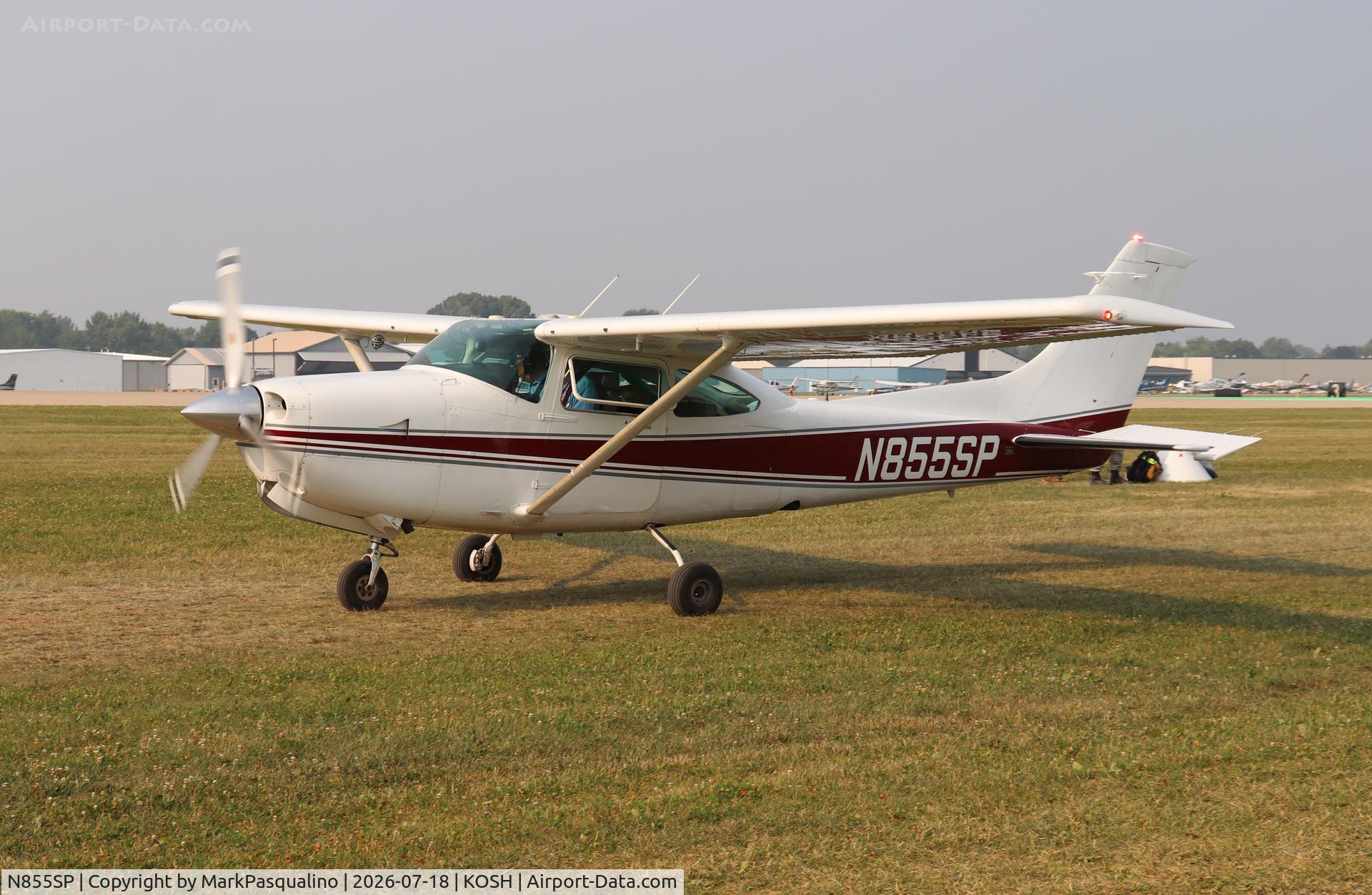 Aircraft N855SP, 1981 Cessna R182 Skylane RG, c/n R18201792, Cessna R182, at KOSH, photo by MarkPasqualino
