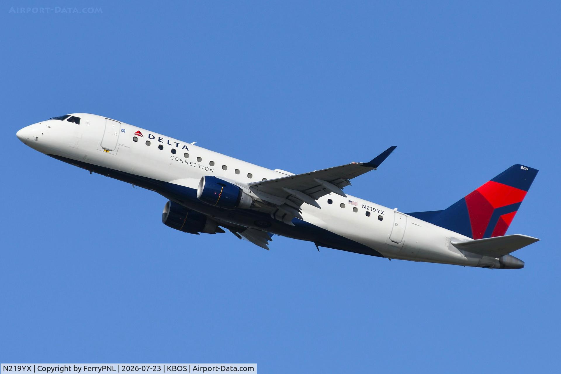 Aircraft N219YX, 2007 Embraer 175LR (ERJ-170-200LR), c/n 17000188, Delta Connection ERJ175. I flew on this plane in 2010 when it carried N606CZ as reg, at KBOS, photo by FerryPNL