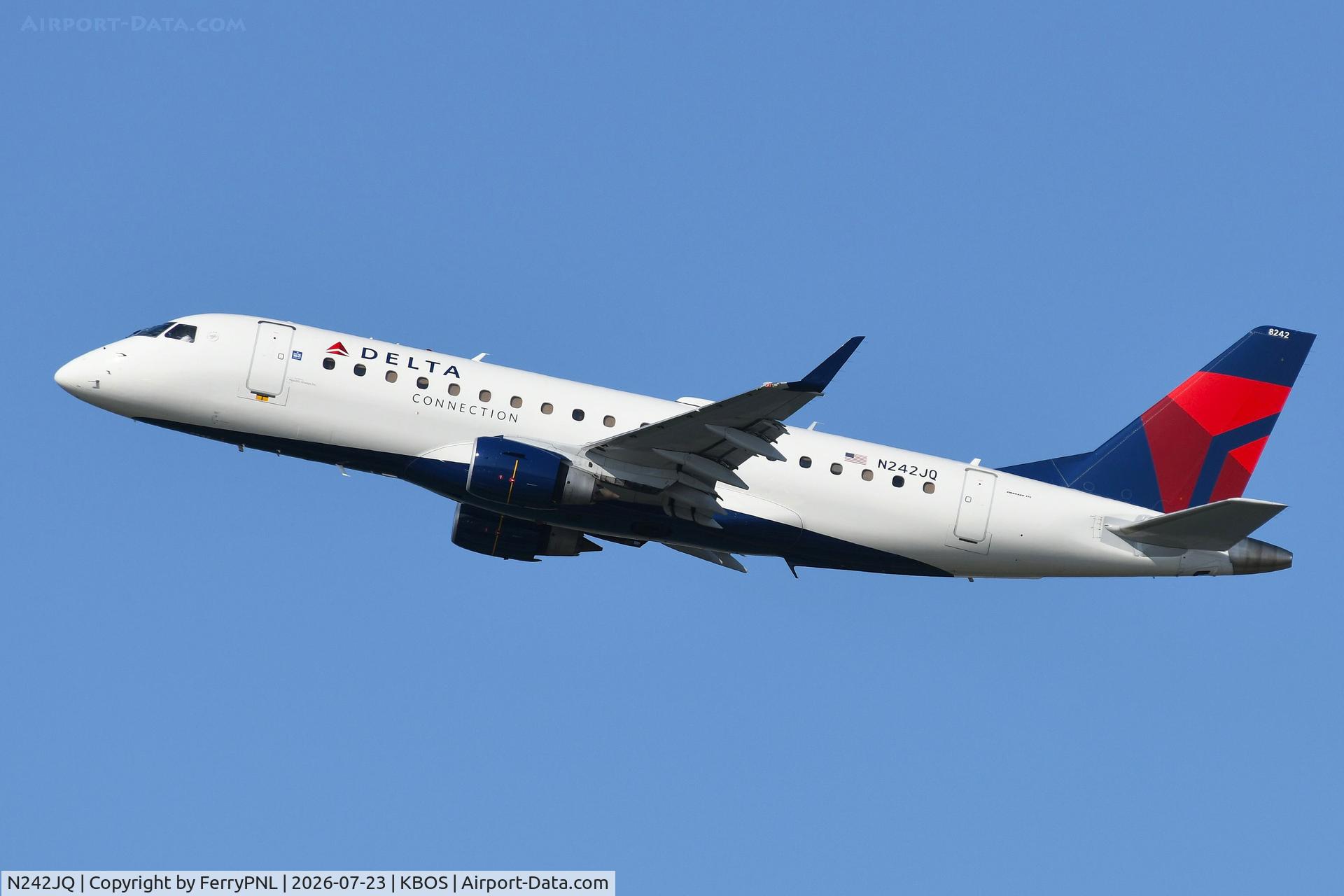 Aircraft N242JQ, 2008 Embraer 175LR (ERJ-170-200LR), c/n 17000252, Delta Connection ERJ175 taking-off, at KBOS, photo by FerryPNL