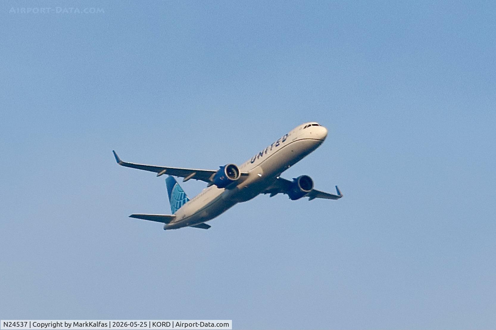 Aircraft N24537, 2025 Aibus 321-271NX, c/n 12385, A21N United Airbuse A321-271NX N24537 arriving KORD, at KORD, photo by MarkKalfas