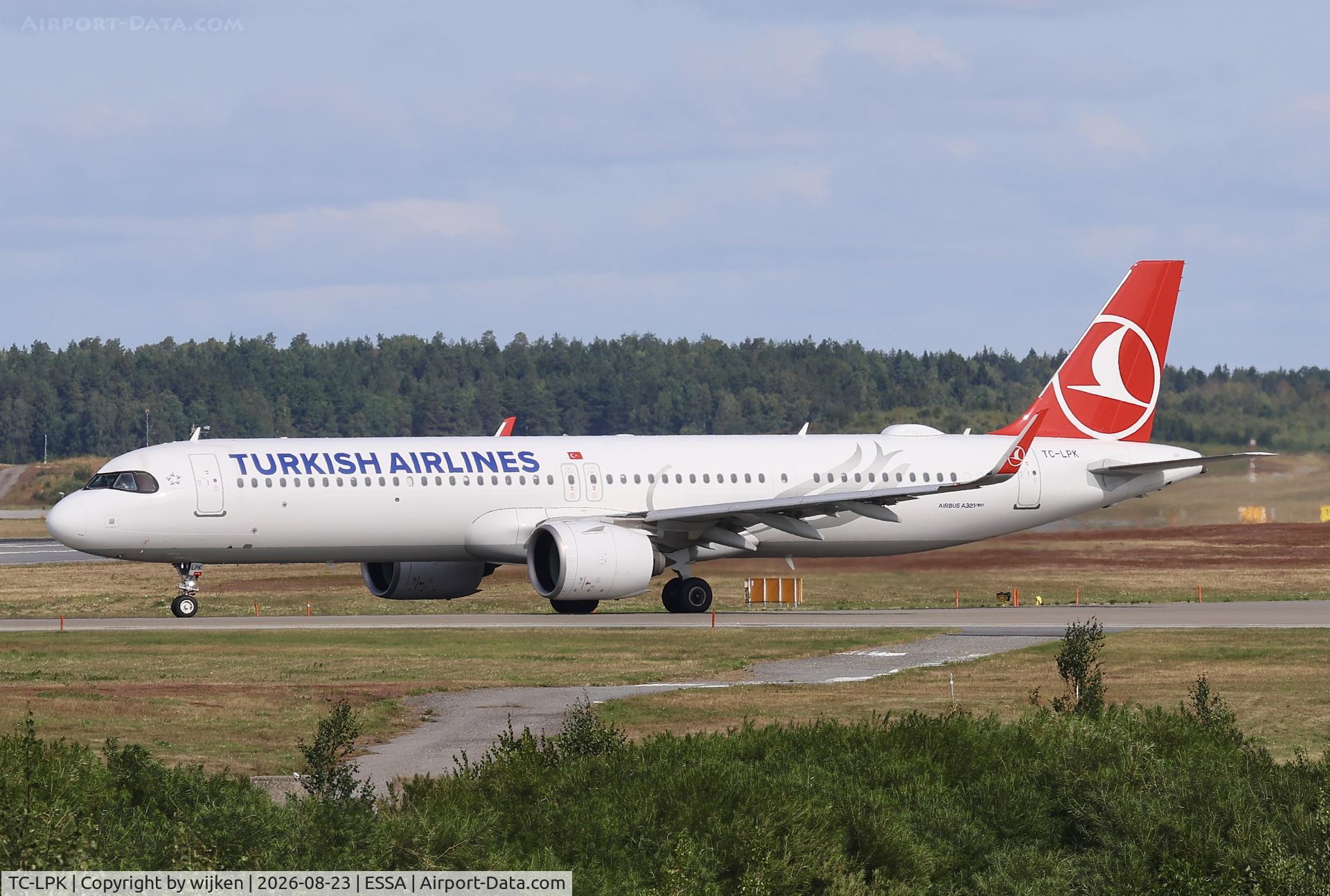 Aircraft TC-LPK, 2024 Airbus A321-271 NX, c/n 12157, Rwy 01L, at ESSA, photo by wijken
