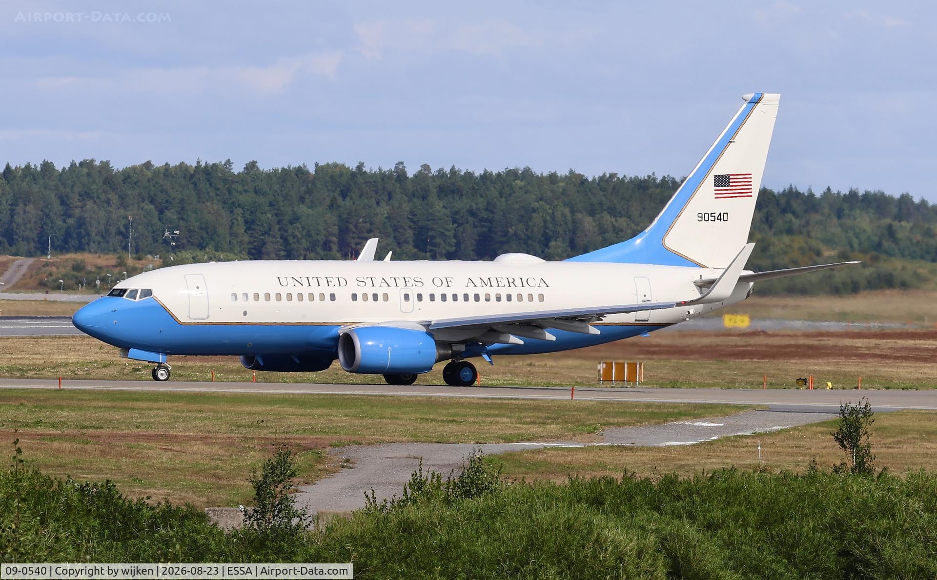 Aircraft 09-0540, 2010 Boeing C-40C Clipper (737-7BC BBJ), c/n 40706 l/n 3512, Rwy 01L, at ESSA, photo by wijken