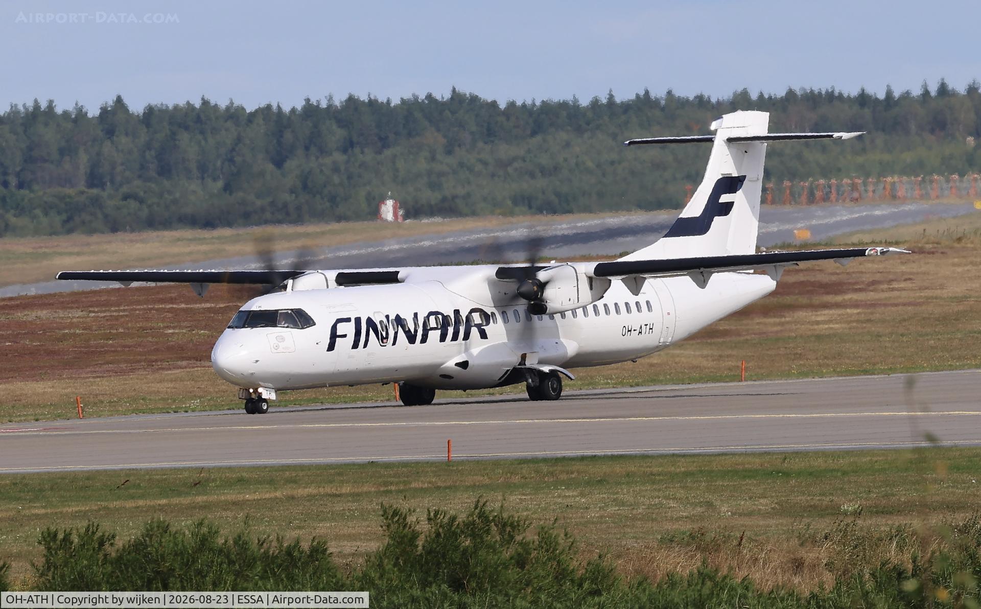 Aircraft OH-ATH, 2007 ATR 72-212A, c/n 769, Rwy 01L, at ESSA, photo by wijken