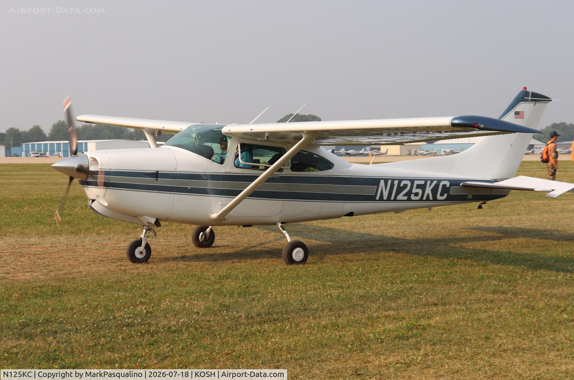 Aircraft N125KC, 1982 Cessna R182 Skylane RG, c/n R18201805, Cessna R182, at KOSH, photo by MarkPasqualino