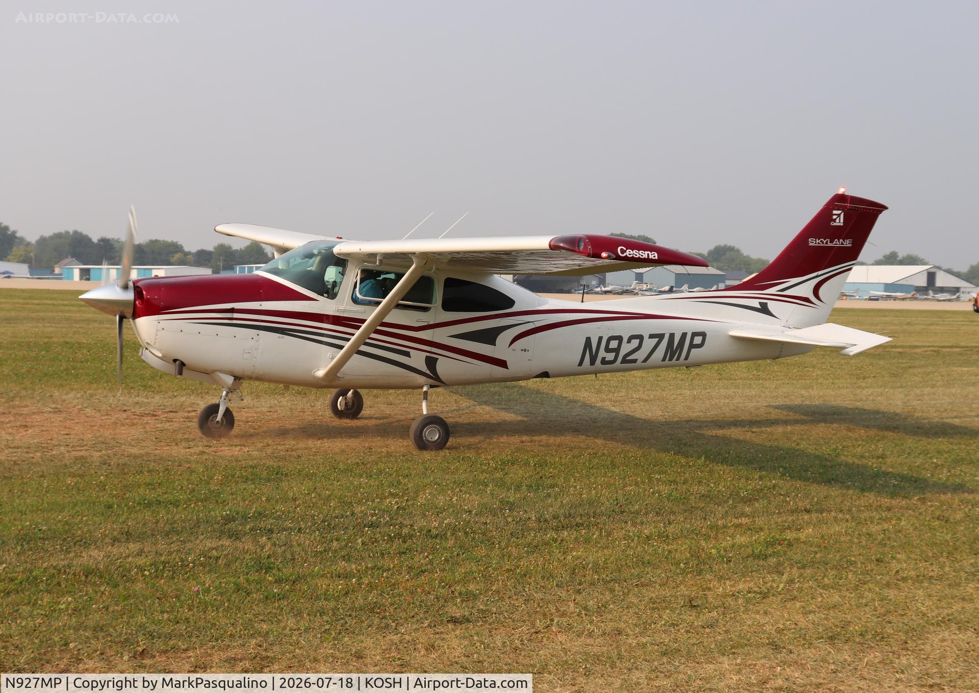 Aircraft N927MP, 1980 Cessna TR182 Turbo Skylane RG, c/n R18201569, Cessna RTR182, at KOSH, photo by MarkPasqualino