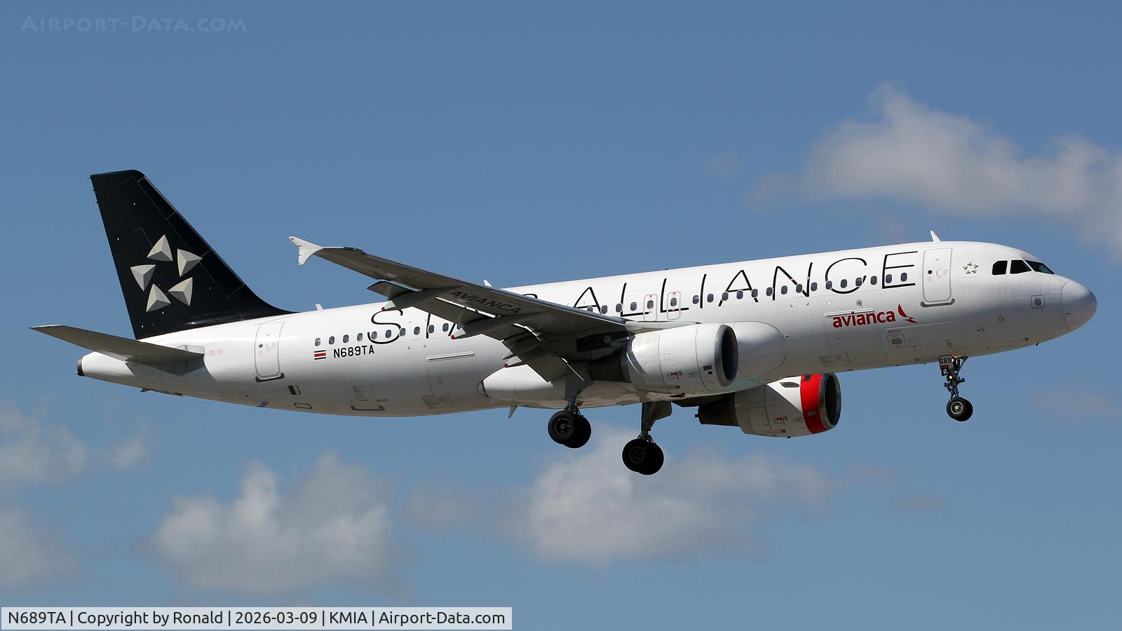 Aircraft N689TA, 2012 Airbus A320-214, c/n 5333, at mia, at KMIA, photo by Ronald