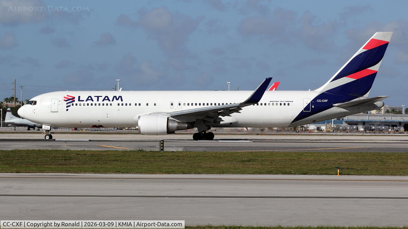 Aircraft CC-CXF, 2008 Boeing 767-316/ER, c/n 36711, at mia, at KMIA, photo by Ronald