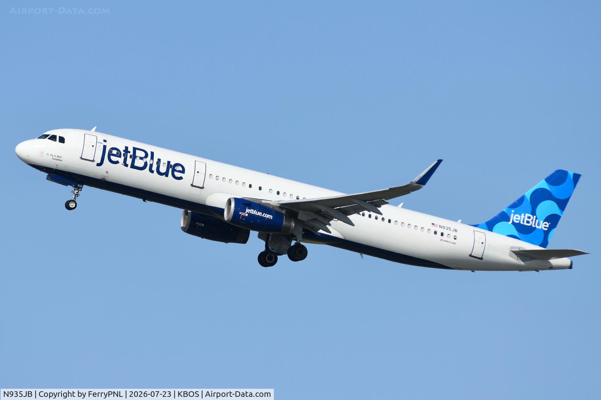 Aircraft N935JB, 2014 Airbus A321-231, c/n 6185, JetBlue A321, at KBOS, photo by FerryPNL
