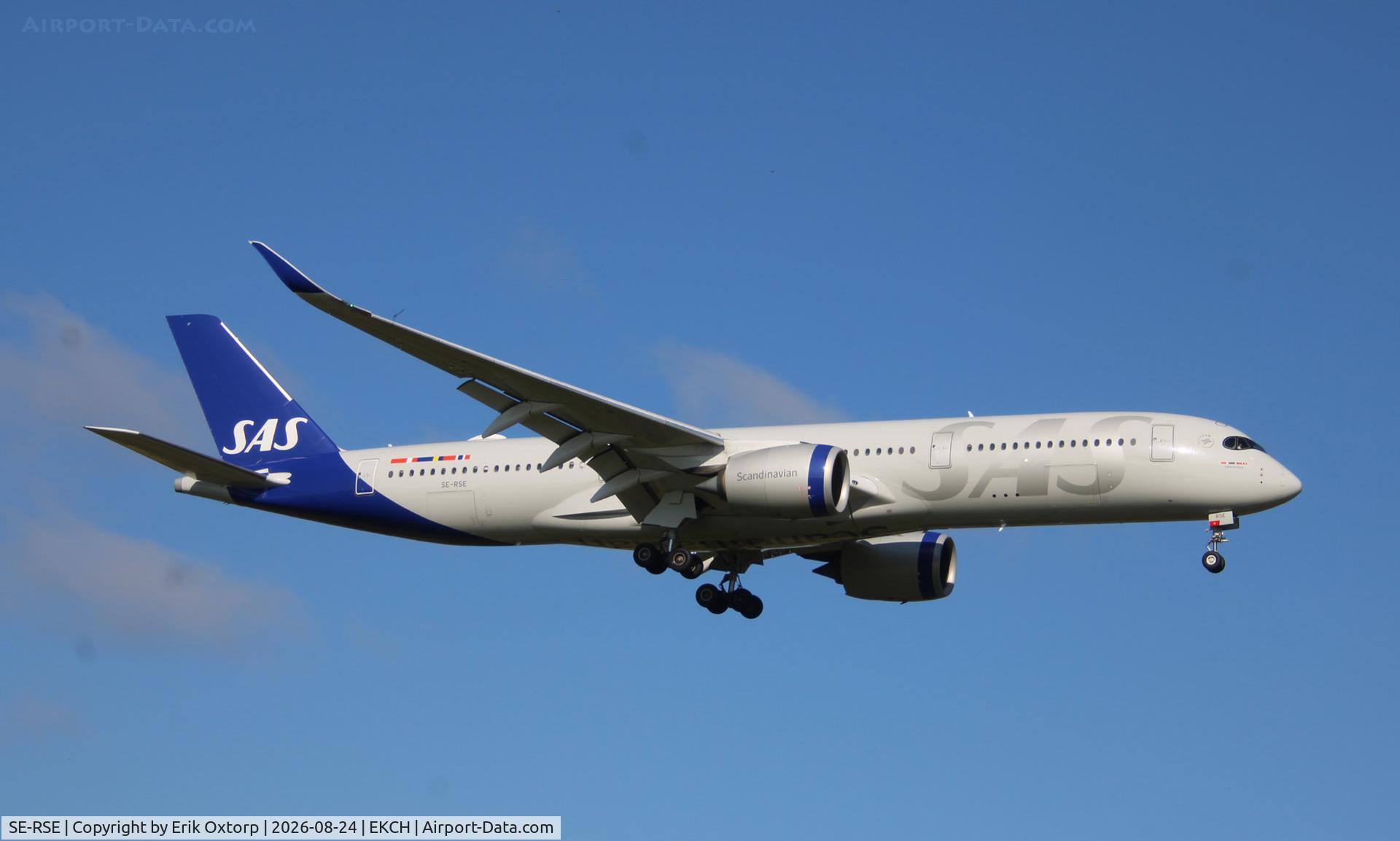 Aircraft SE-RSE, 2021 Airbus A350-941, c/n 484, SE-RSE landing rw 04L, at EKCH, photo by Erik Oxtorp