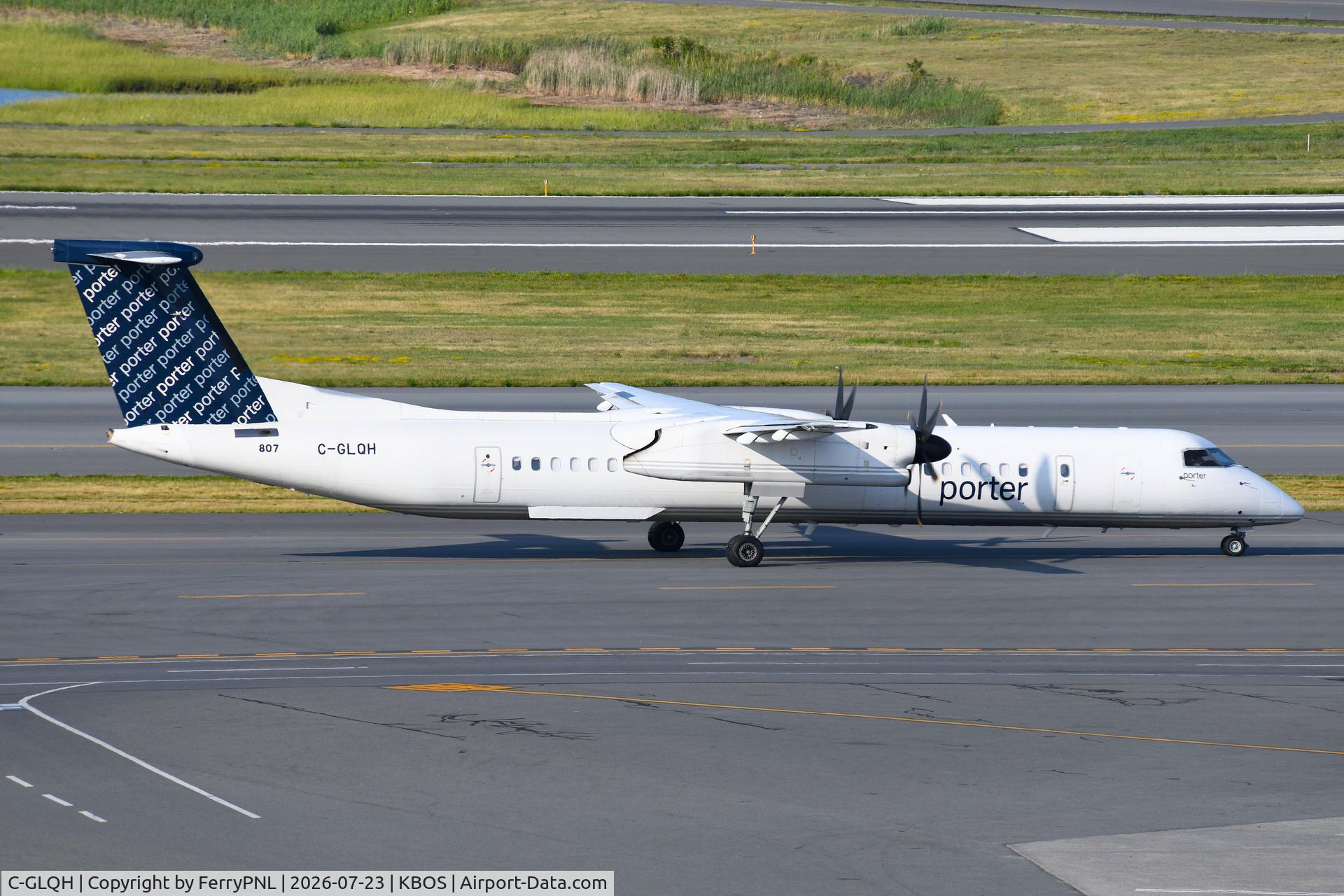 Aircraft C-GLQH, 2008 De Havilland Canada DHC-8-402Q Dash 8, c/n 4225, Porter DHC8 ready to depart, at KBOS, photo by FerryPNL