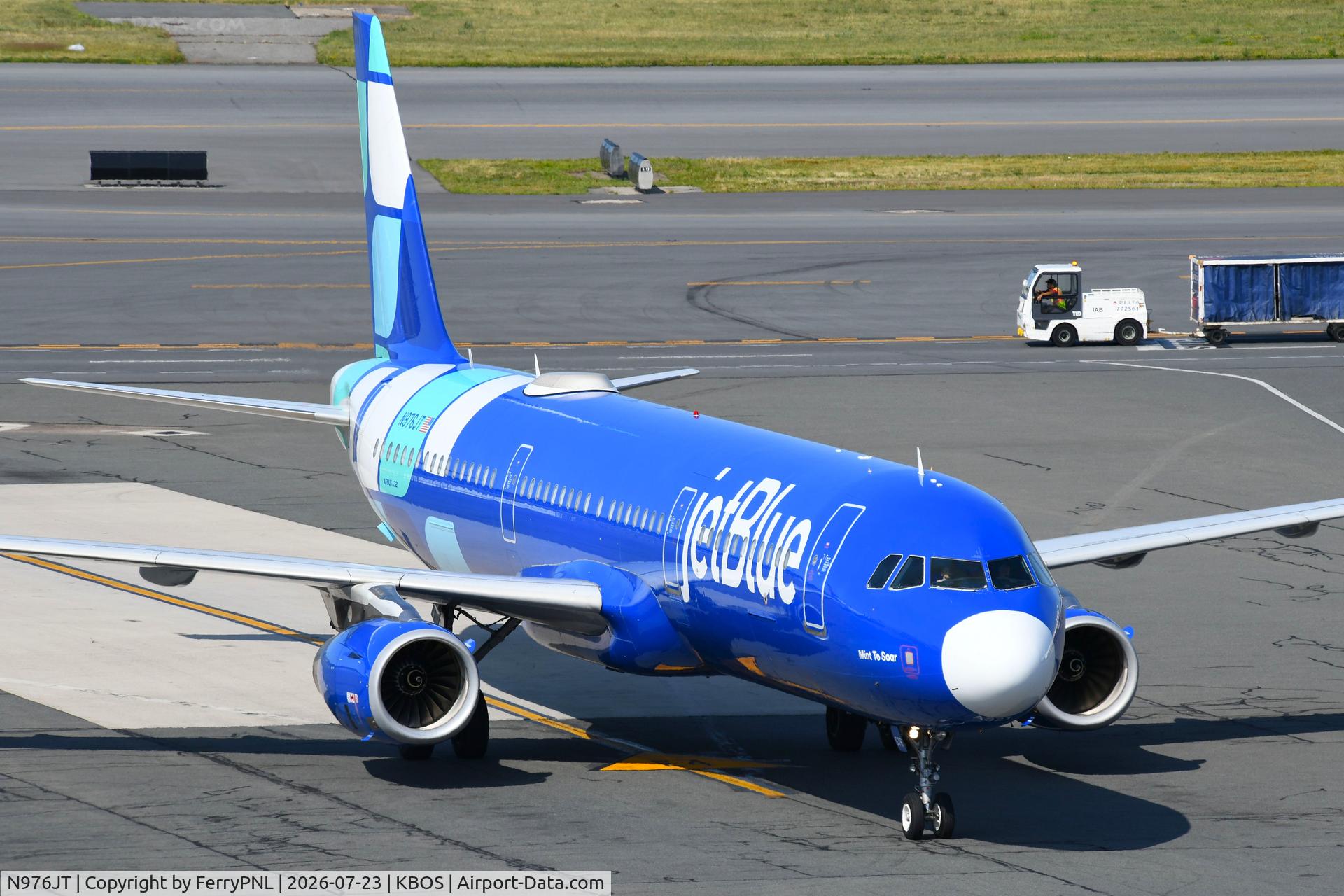 Aircraft N976JT, 2017 Airbus A321-231, c/n 7529, JetBlue A321 approaching its gate, at KBOS, photo by FerryPNL