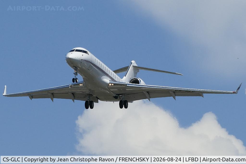 Aircraft CS-GLC, 2013 Bombardier BD-700-1A10 (Global 6000), c/n 9533, London (BQH) Bordeaux (BOD) (NJE4VP), at LFBD, photo by Jean Christophe Ravon / FRENCHSKY