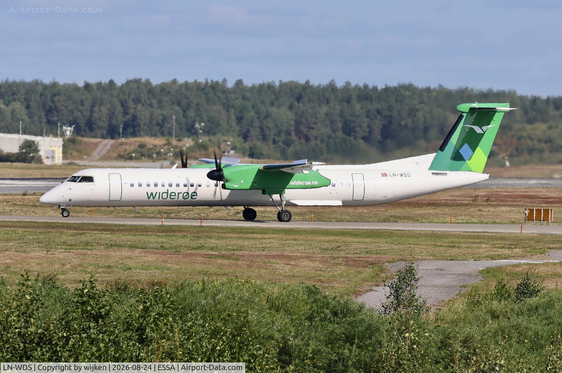 Aircraft LN-WDS, 2013 De Havilland Canada DHC-8-402Q Dash 8, c/n 4448, Rwy 01L, at ESSA, photo by wijken