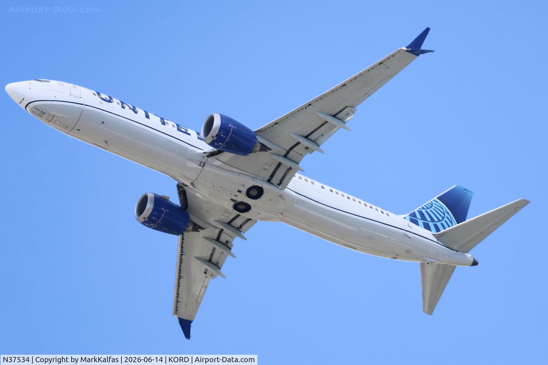 Aircraft N37534, 2022 Boeing 737-9 MAX, c/n 66121, B39M United Airlines Boeing 737-9 MAX N37534 departing 28R KORD, at KORD, photo by MarkKalfas