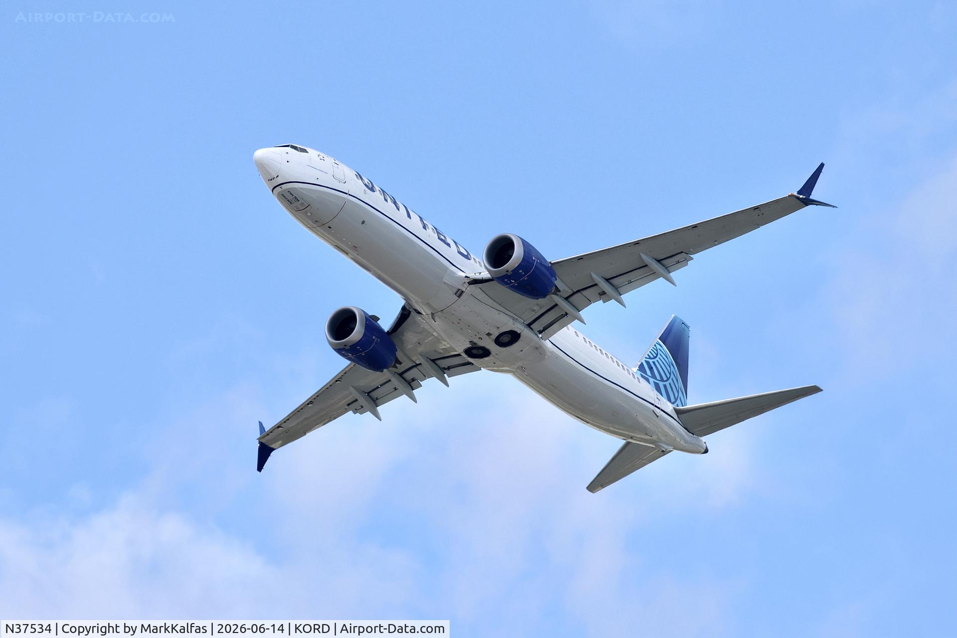 Aircraft N37534, 2022 Boeing 737-9 MAX, c/n 66121, B39M United Airlines Boeing 737-9 MAX N37534 departing 28R KORD, at KORD, photo by MarkKalfas